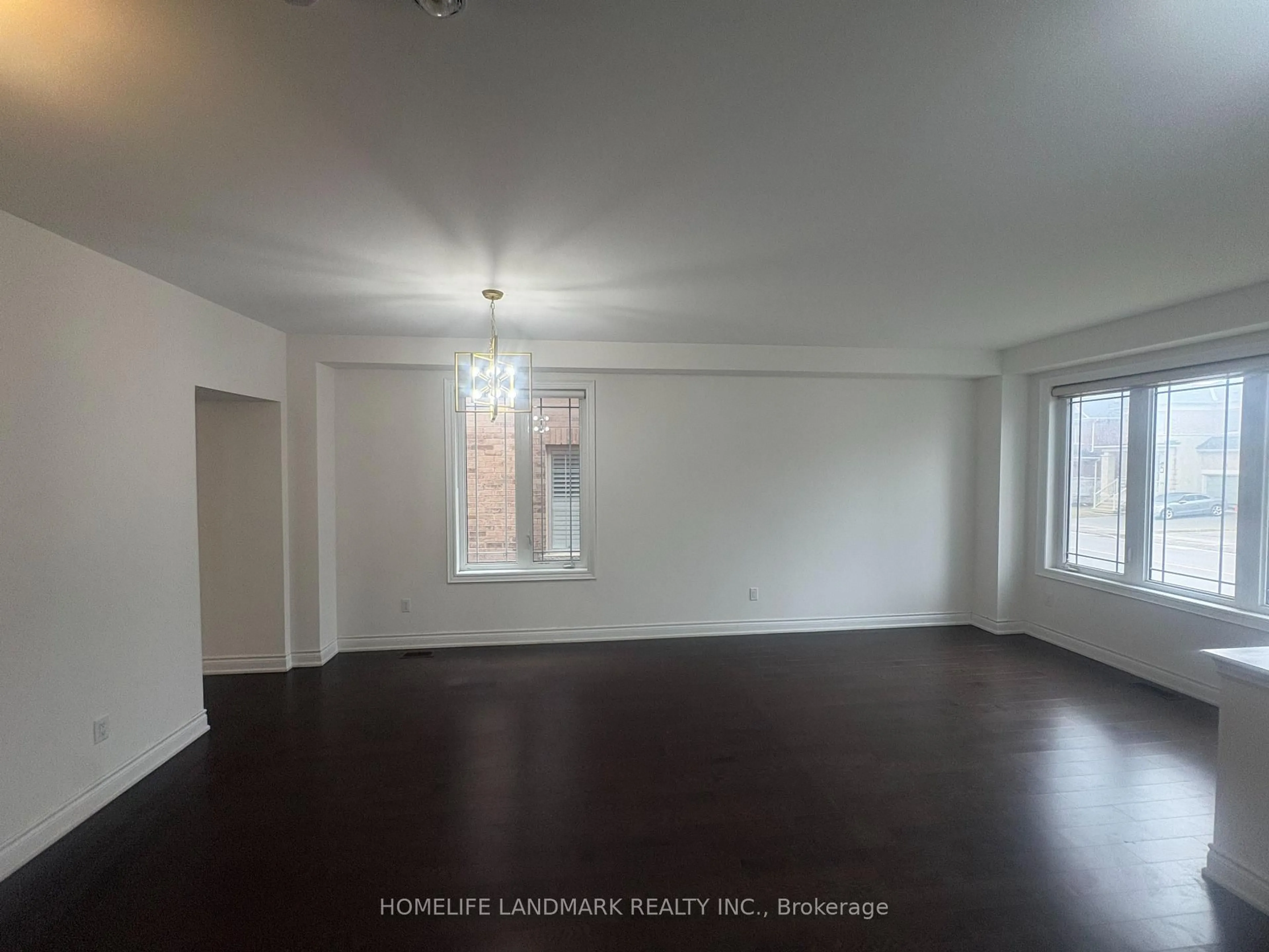 A pic of a room for 95 Walter English Dr, East Gwillimbury Ontario L9N 0R8