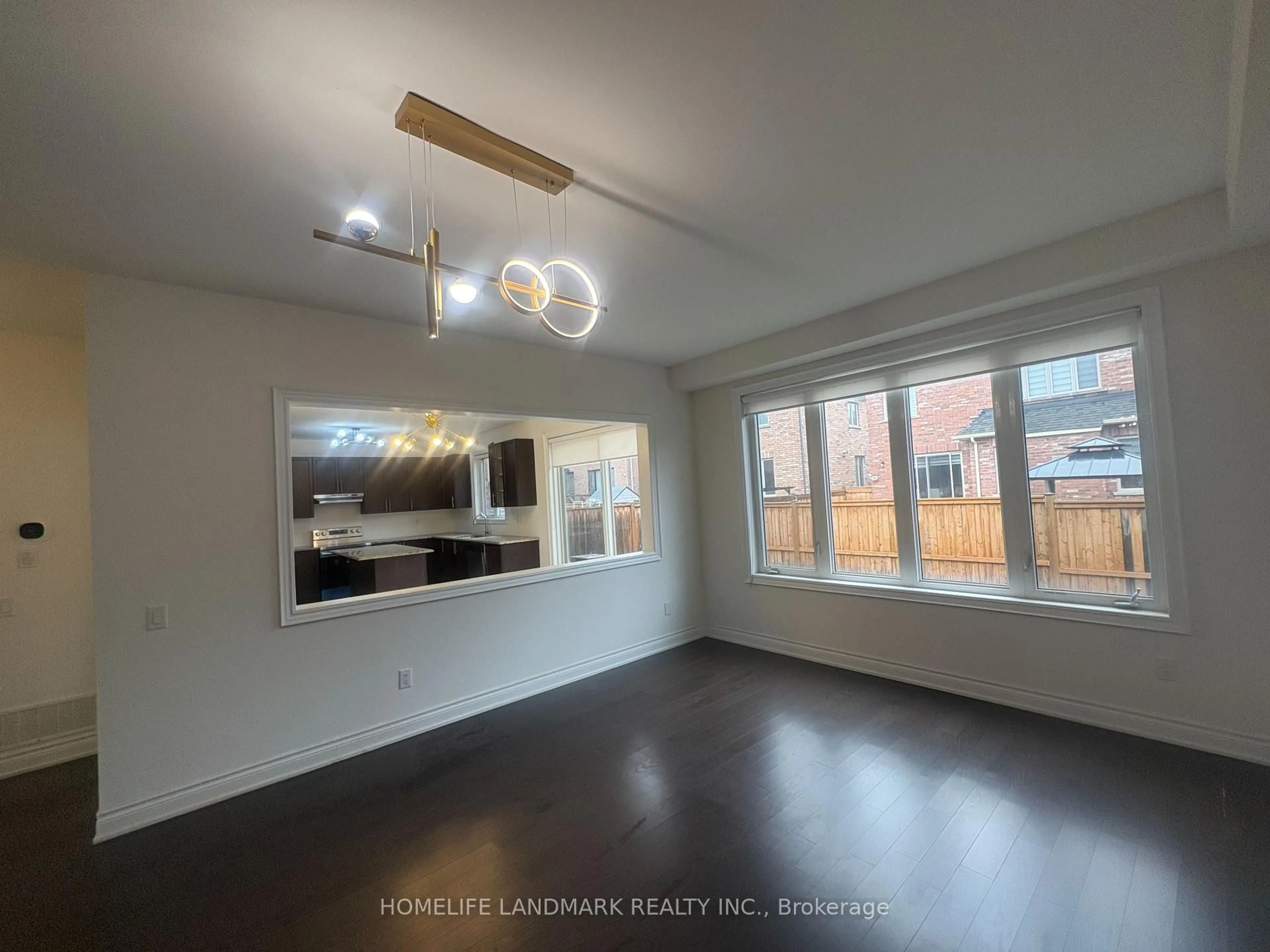 A pic of a room for 95 Walter English Dr, East Gwillimbury Ontario L9N 0R8