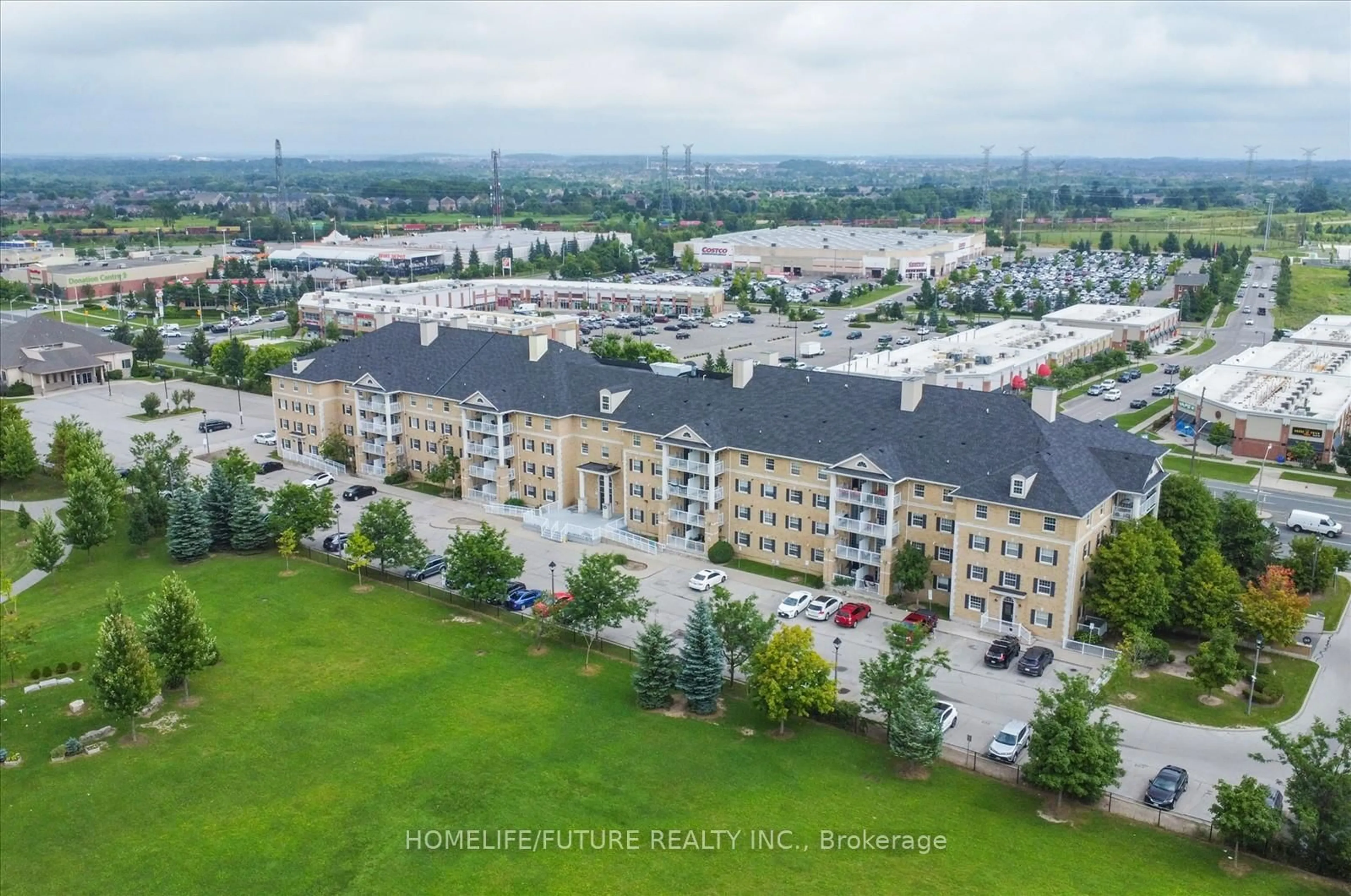 A pic from outside/outdoor area/front of a property/back of a property/a pic from drone, mountain view for 7428 Markham Rd #116, Markham Ontario L3S 4V6