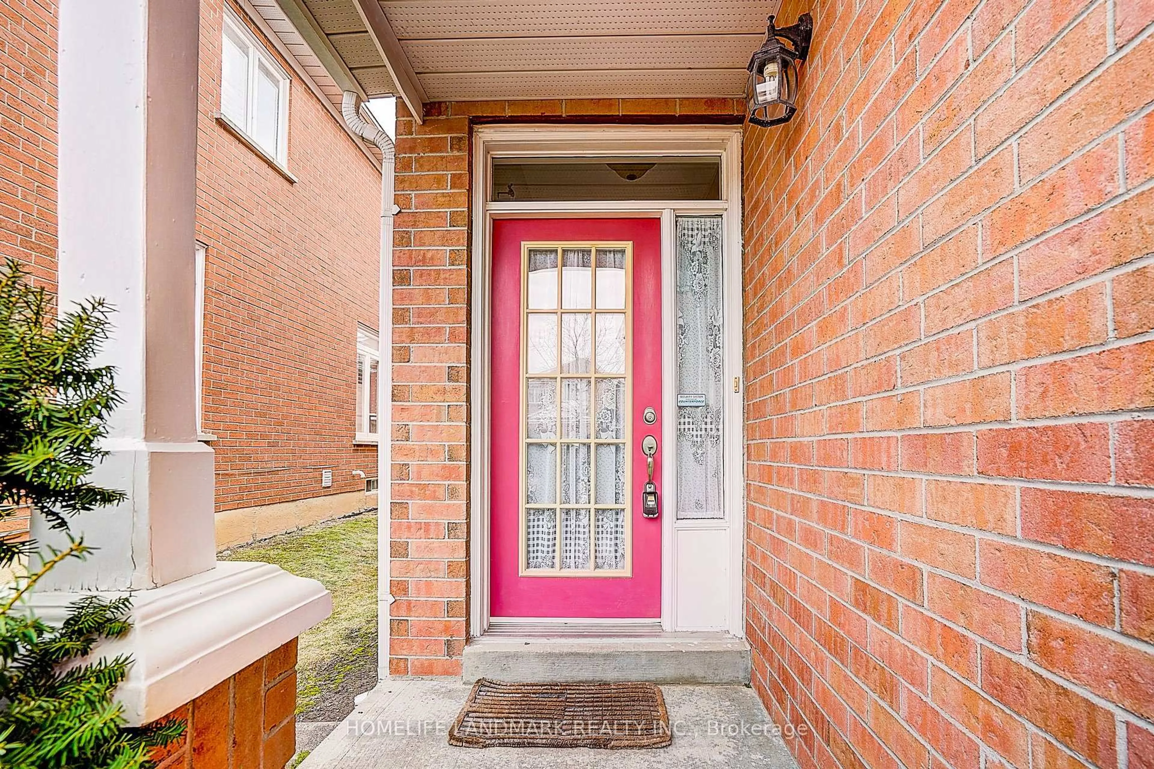 Indoor entryway for 90 Snowdon Circ, Markham Ontario L3P 7S5