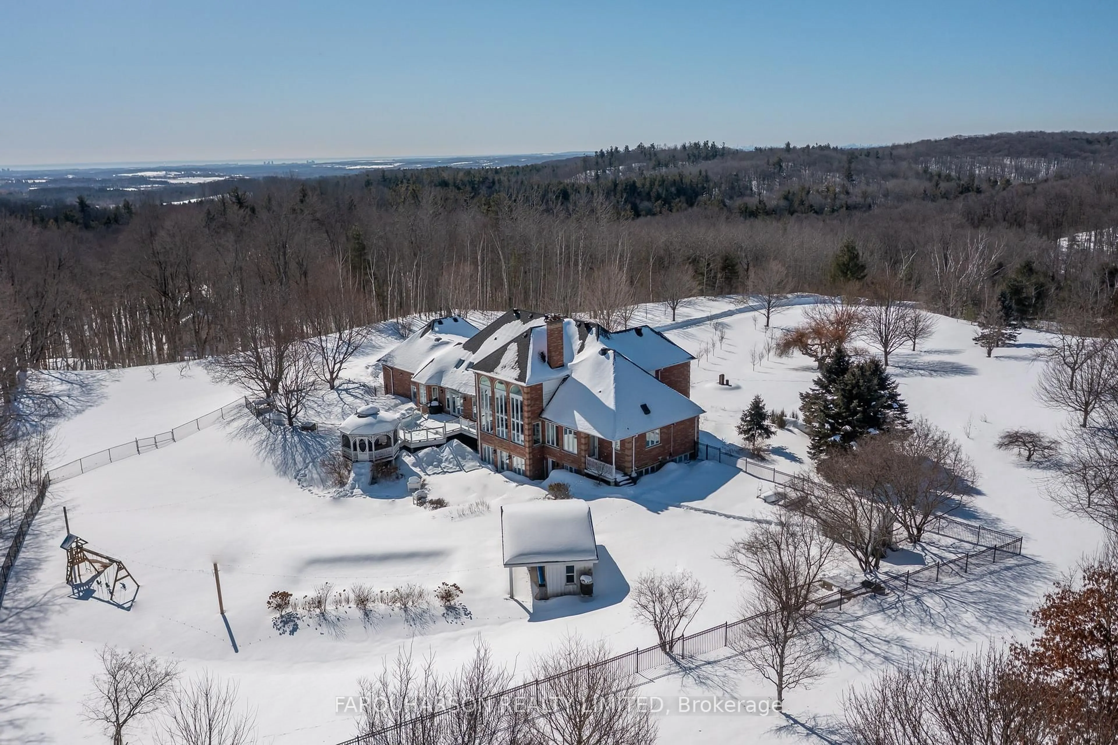 A pic from outside/outdoor area/front of a property/back of a property/a pic from drone, unknown for 1681 Concession 7 Rd, Uxbridge Ontario L9P 1R4