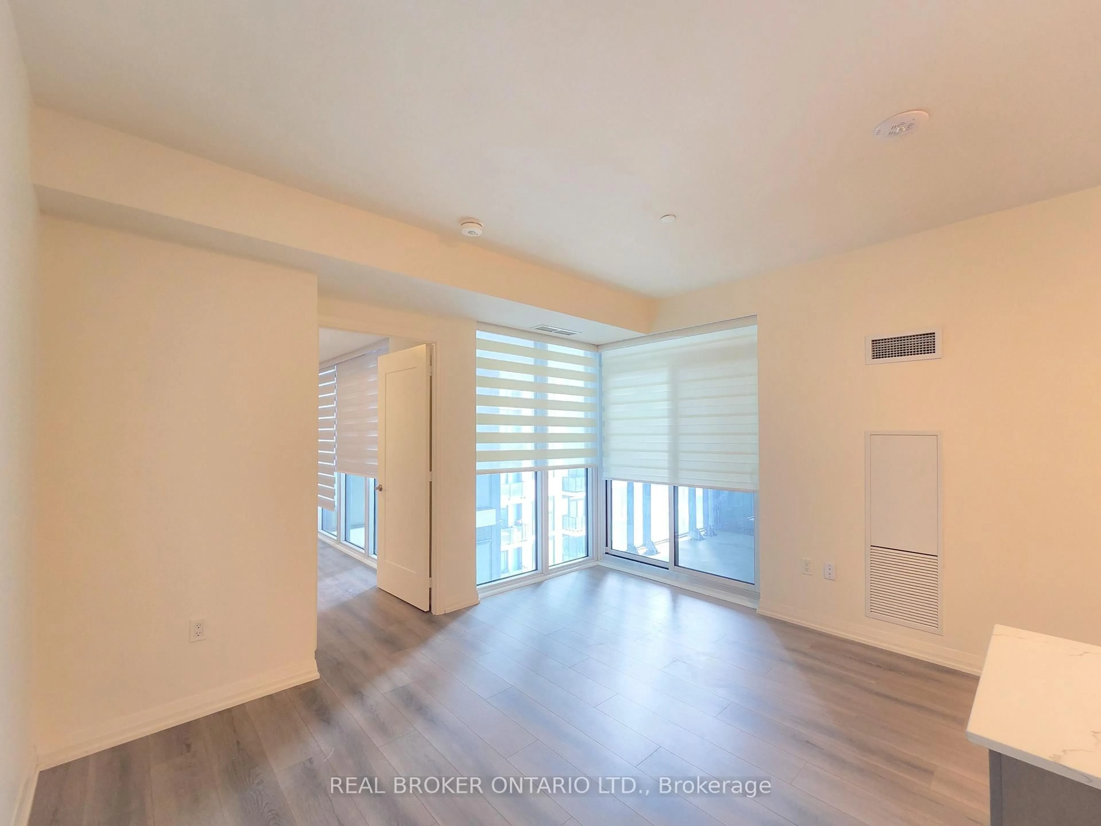 A pic of a room for 9000 Jane St #618, Vaughan Ontario L4K 0M6