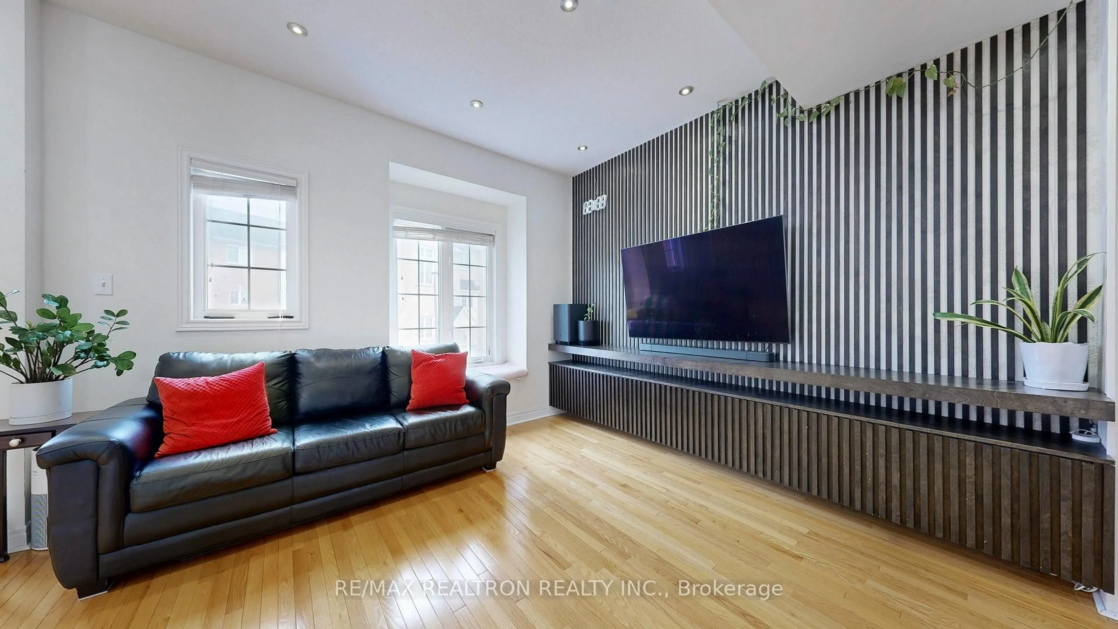 Home theater for 15 Old Colony Rd #56, Richmond Hill Ontario L4E 4L5