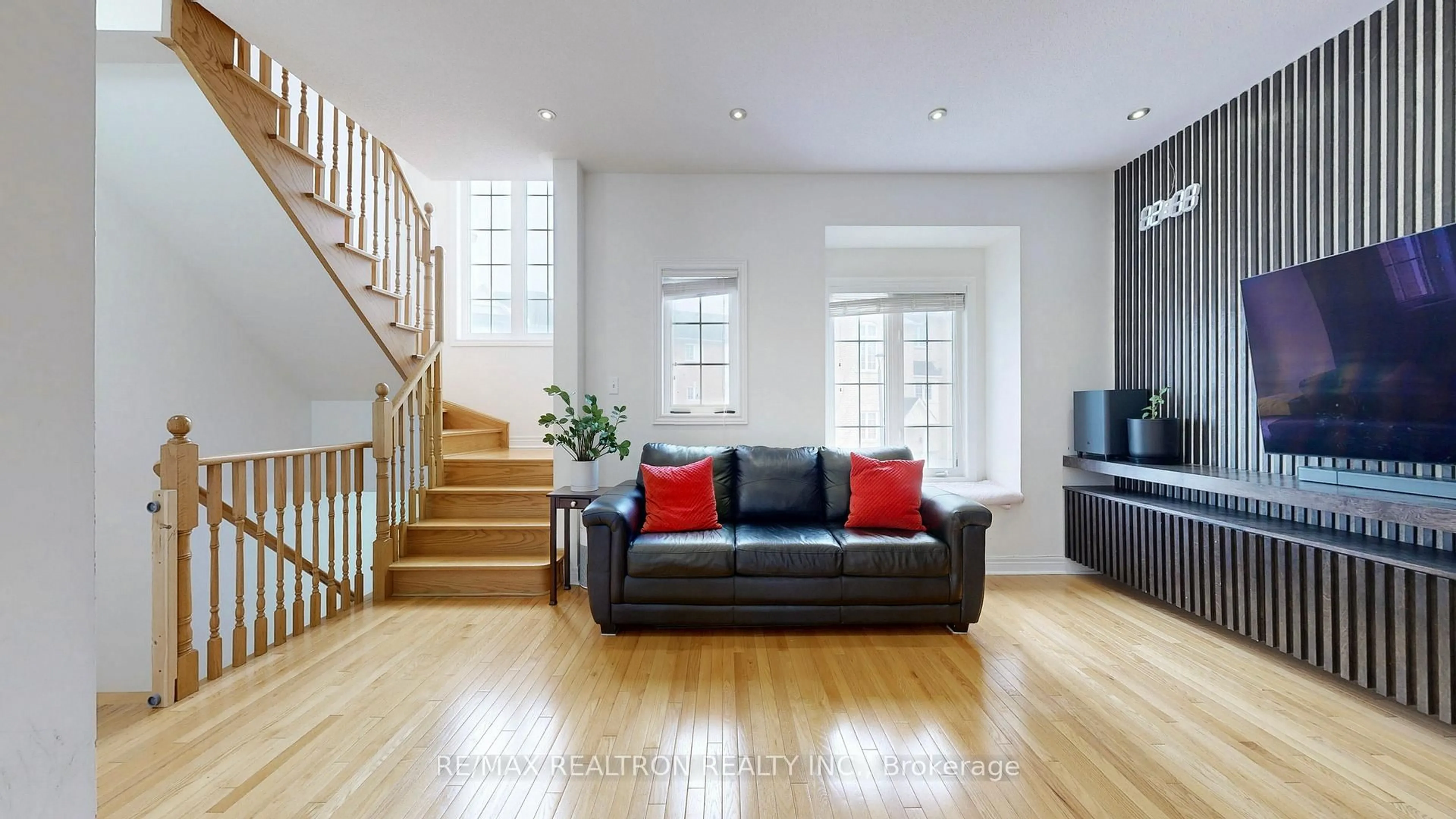 Living room with furniture, unknown for 15 Old Colony Rd #56, Richmond Hill Ontario L4E 4L5