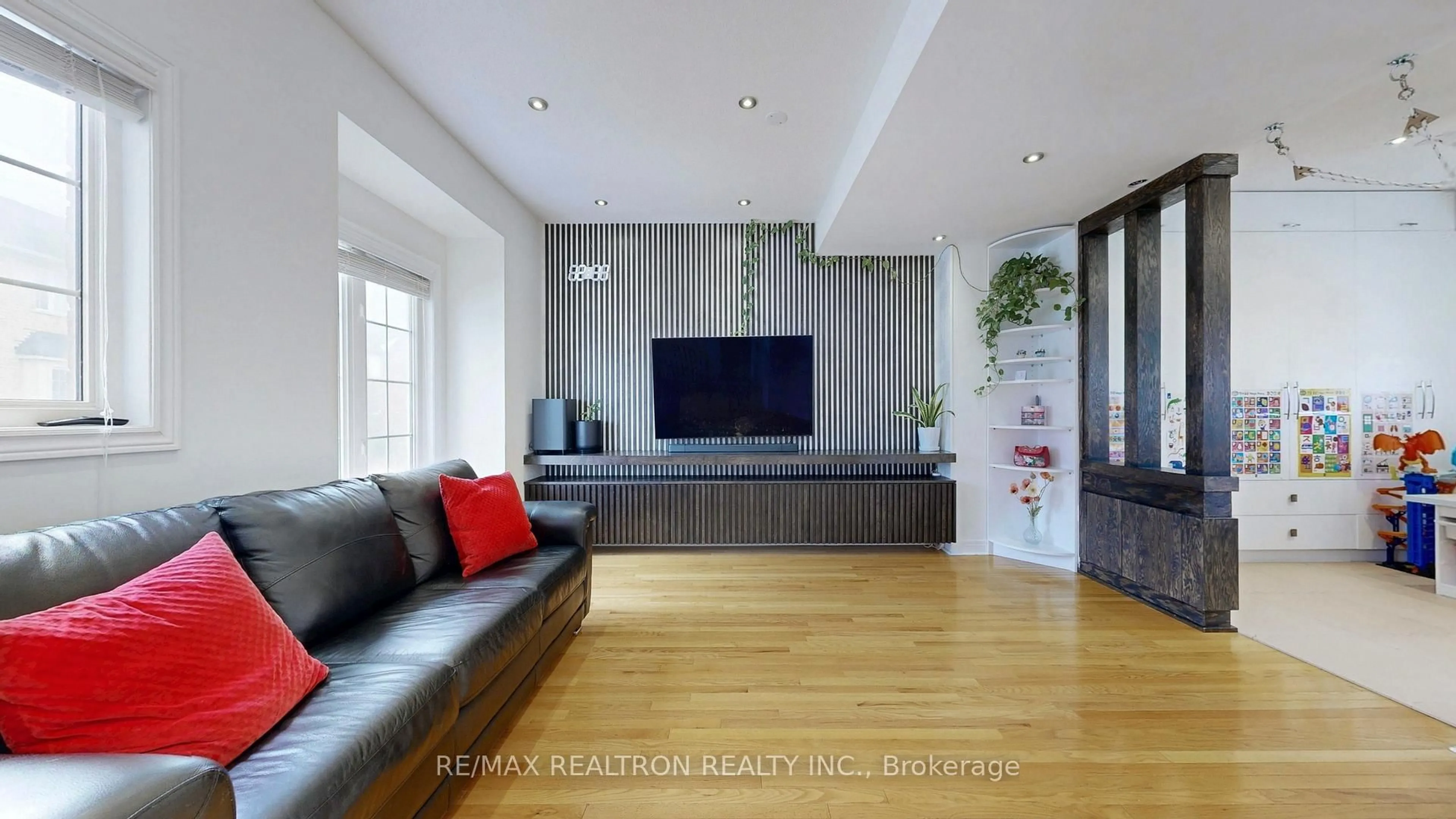 Living room with furniture, unknown for 15 Old Colony Rd #56, Richmond Hill Ontario L4E 4L5