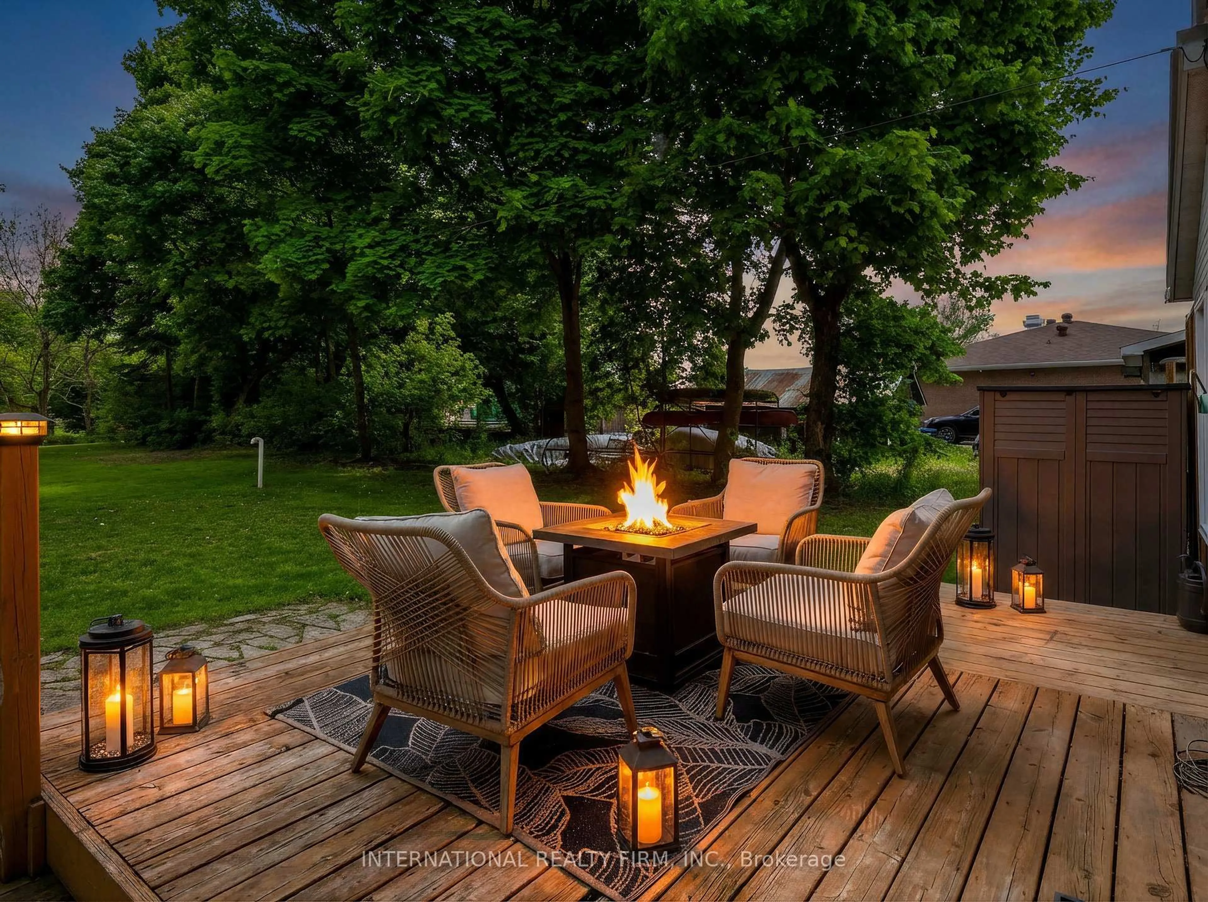 Patio, unknown for 8061 Main St, Adjala-Tosorontio Ontario L0M 1J0