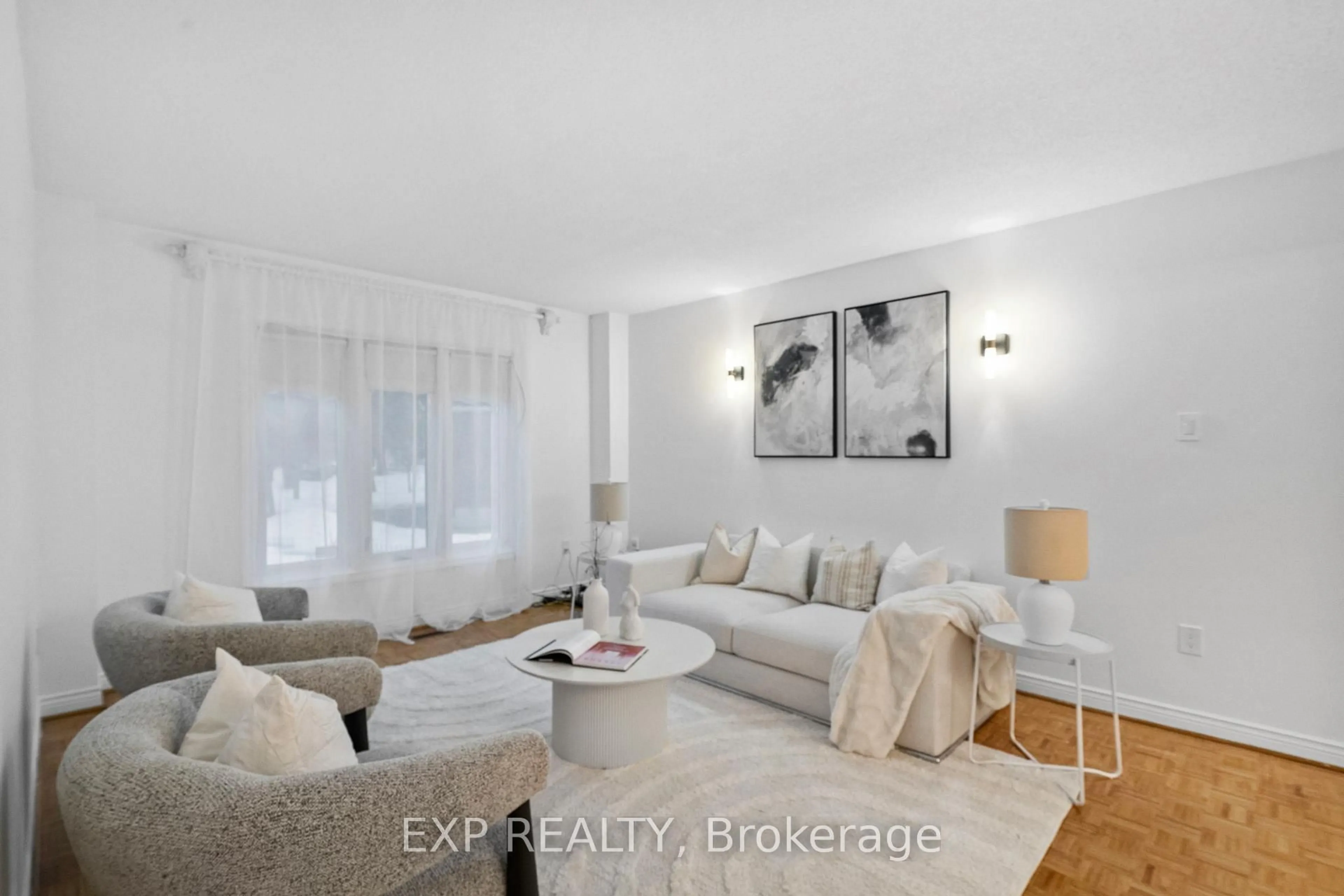 Living room with furniture, unknown for 54 Holbrook Crt, Markham Ontario L3R 7P8