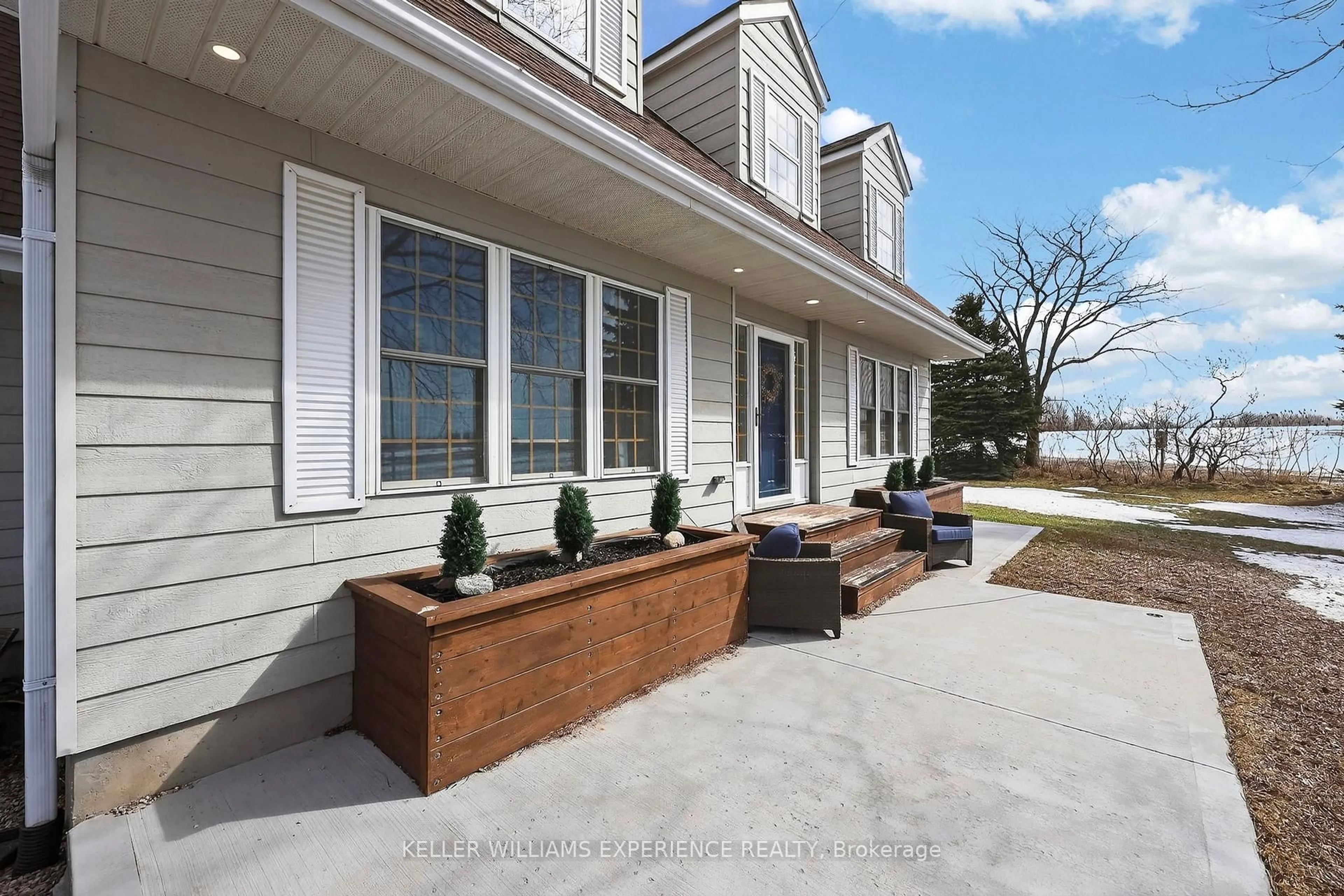 Unknown for 2 Algonquin Heights Crt, Essa Ontario L0L 2N0