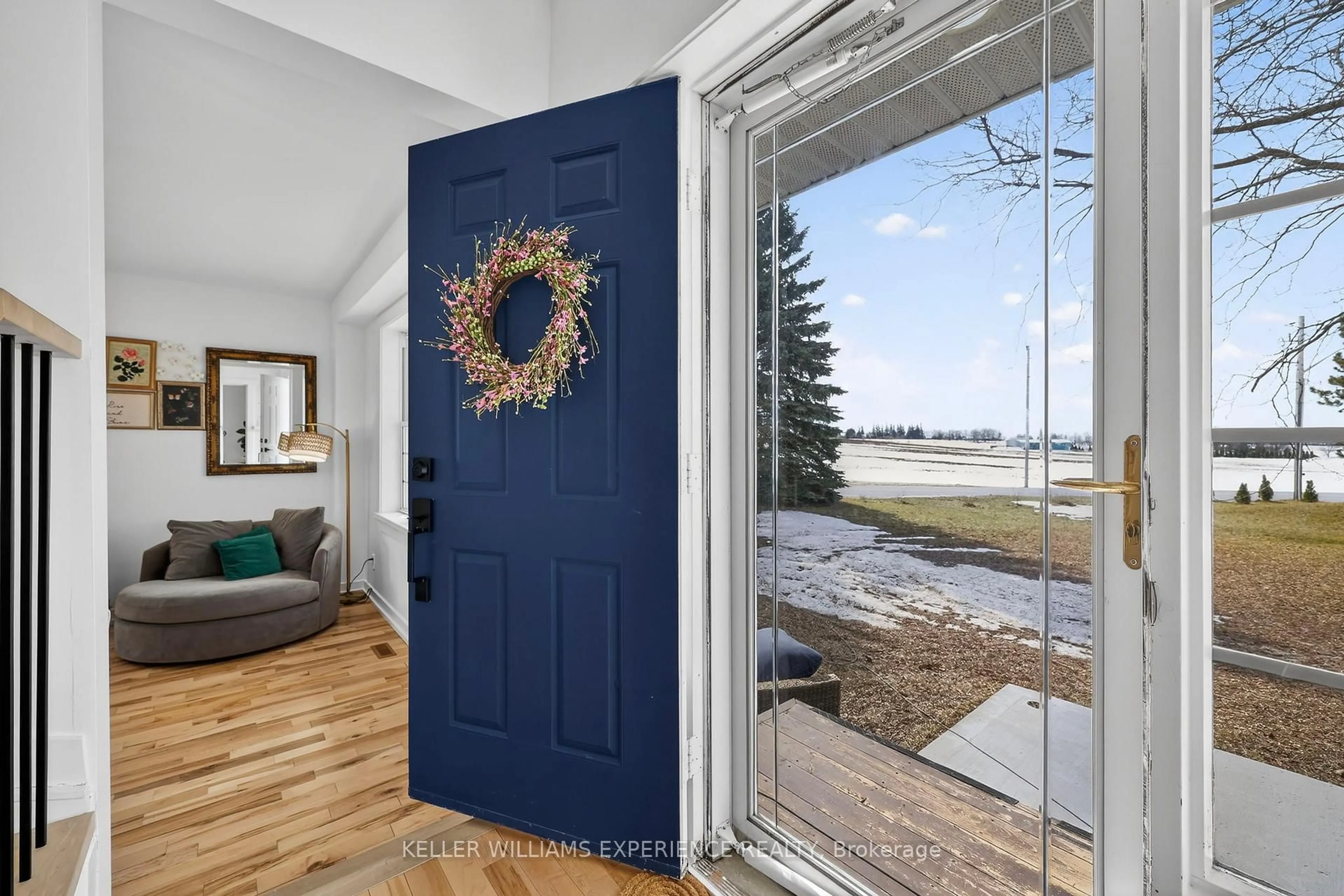 Indoor entryway for 2 Algonquin Heights Crt, Essa Ontario L0L 2N0