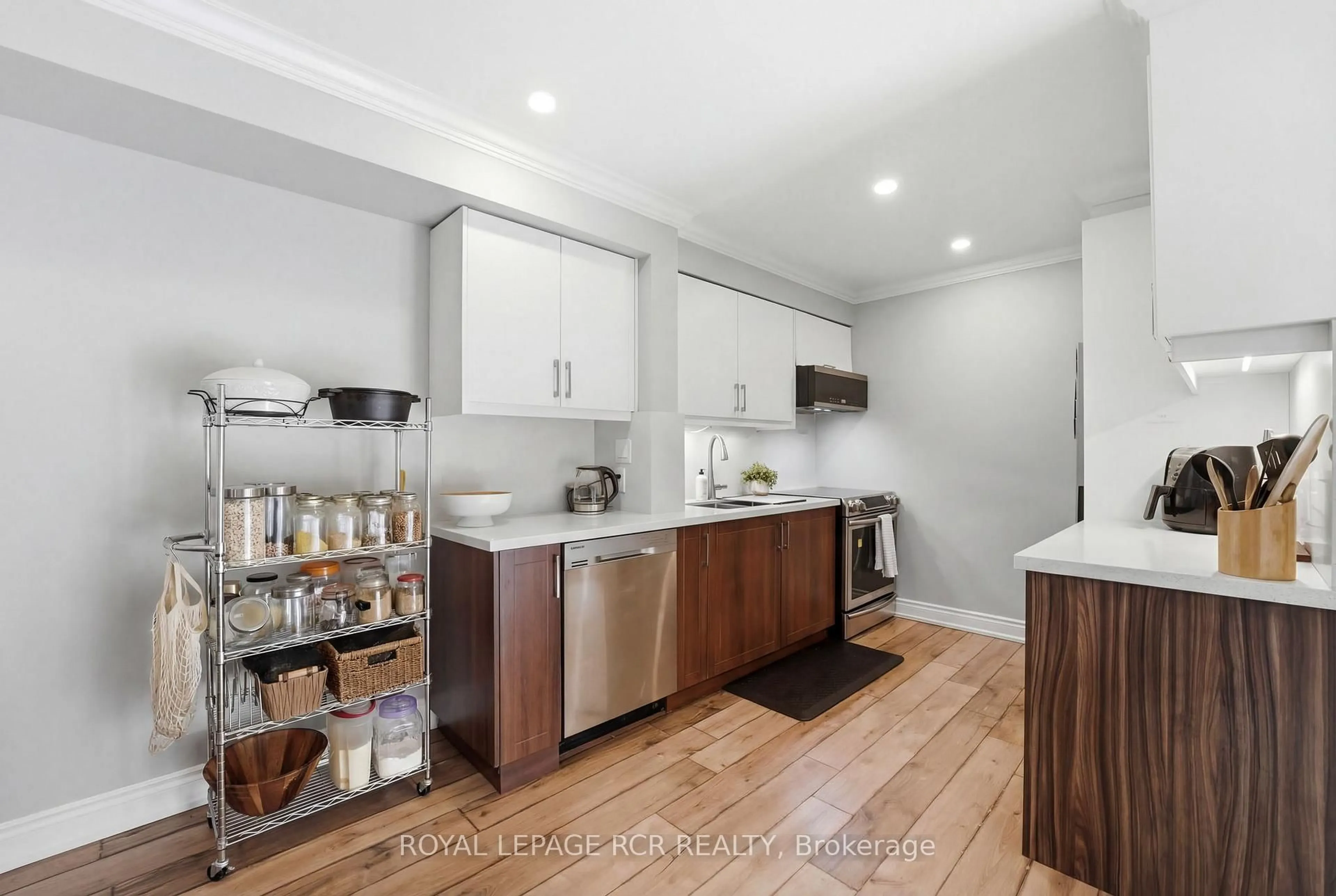 Unknown for 155 Milestone Cres #28, Aurora Ontario L4G 3M2