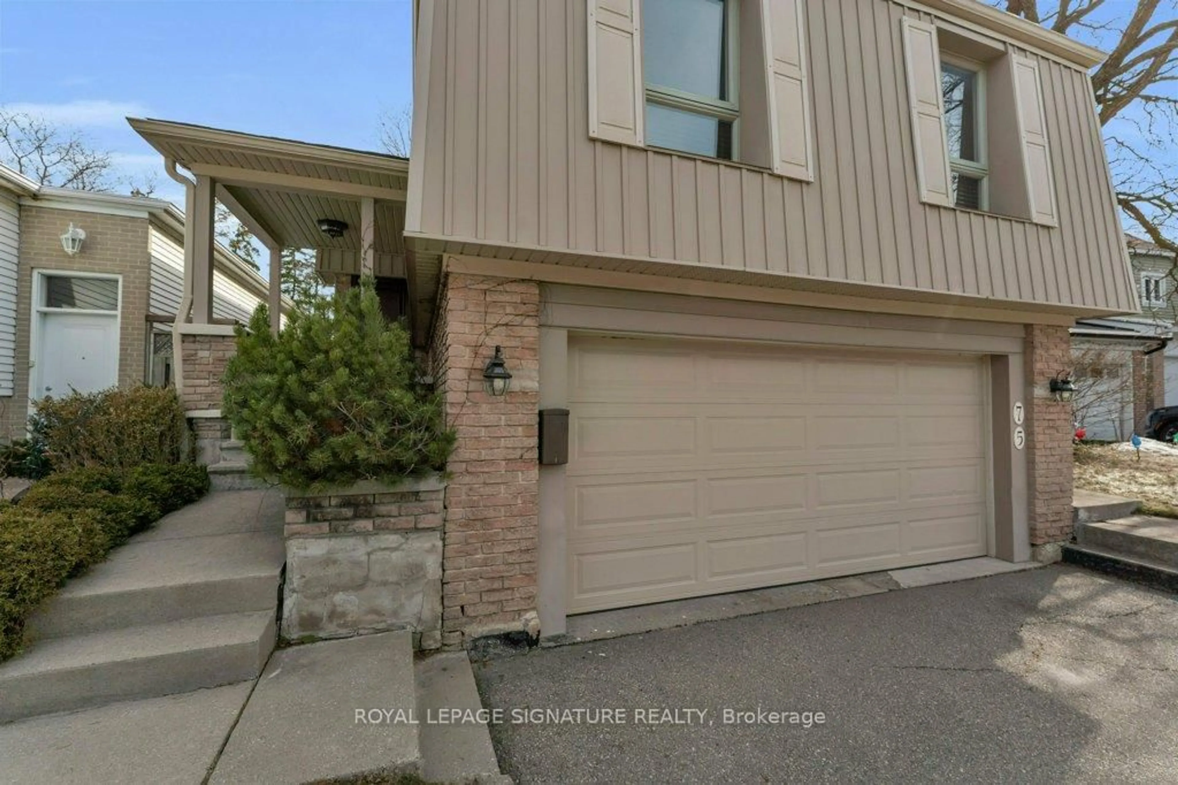 Unknown for 75 Lillooet Cres, Richmond Hill Ontario L4C 5A6