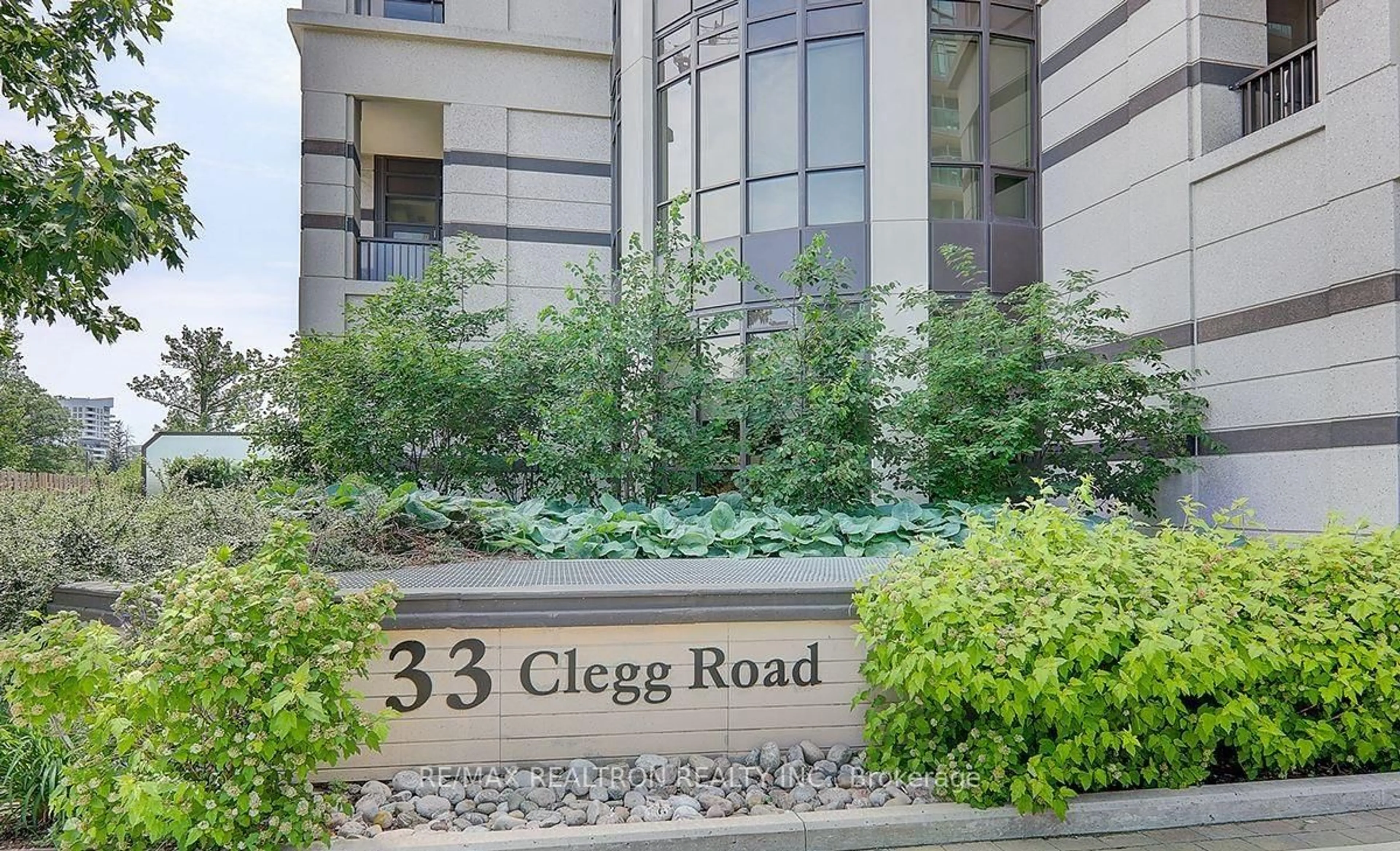 Indoor foyer for 33 Clegg Rd #703, Markham Ontario L6G 0G6