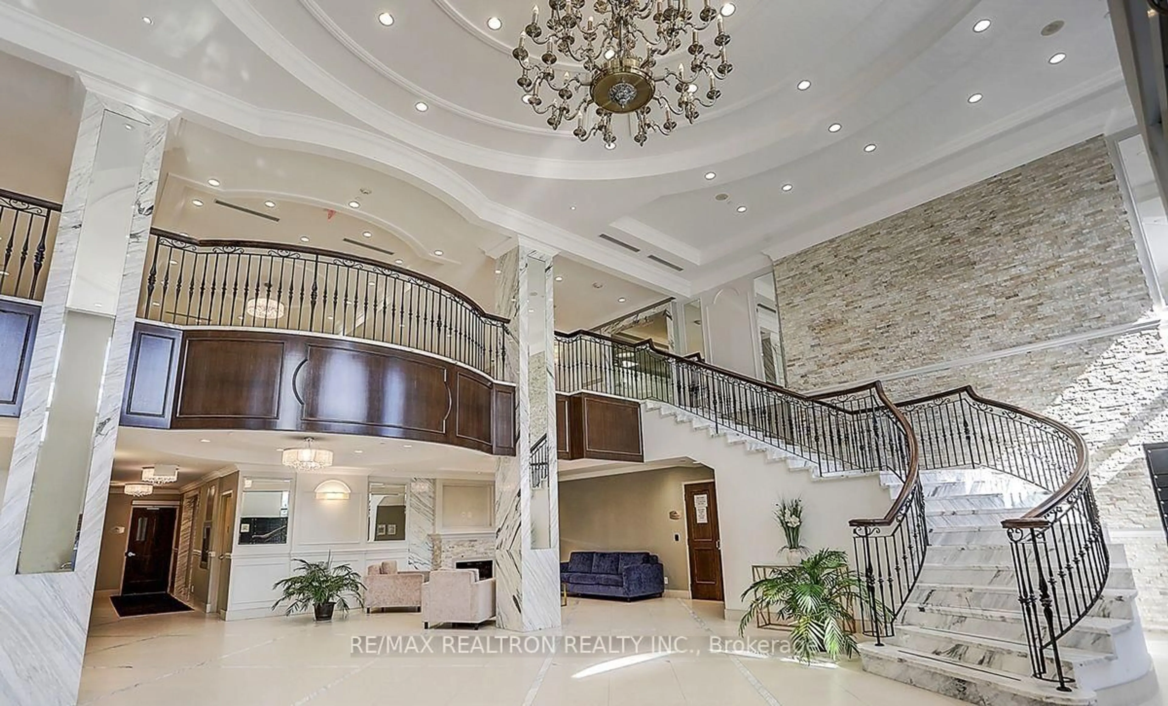 Indoor foyer for 33 Clegg Rd #703, Markham Ontario L6G 0G6