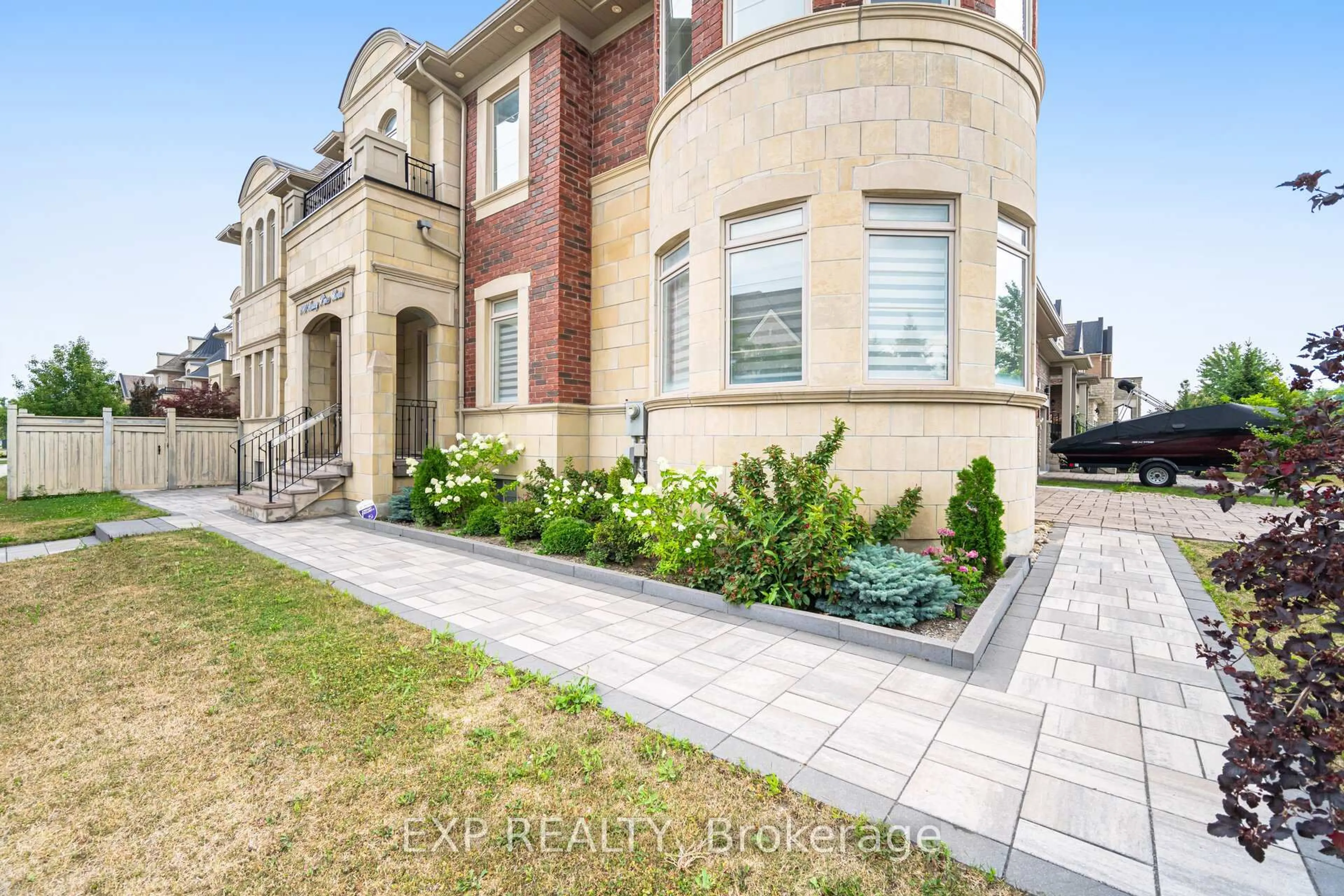 Home with brick exterior material, street for 190 Torrey Pines Rd, Vaughan Ontario L4H 3N5