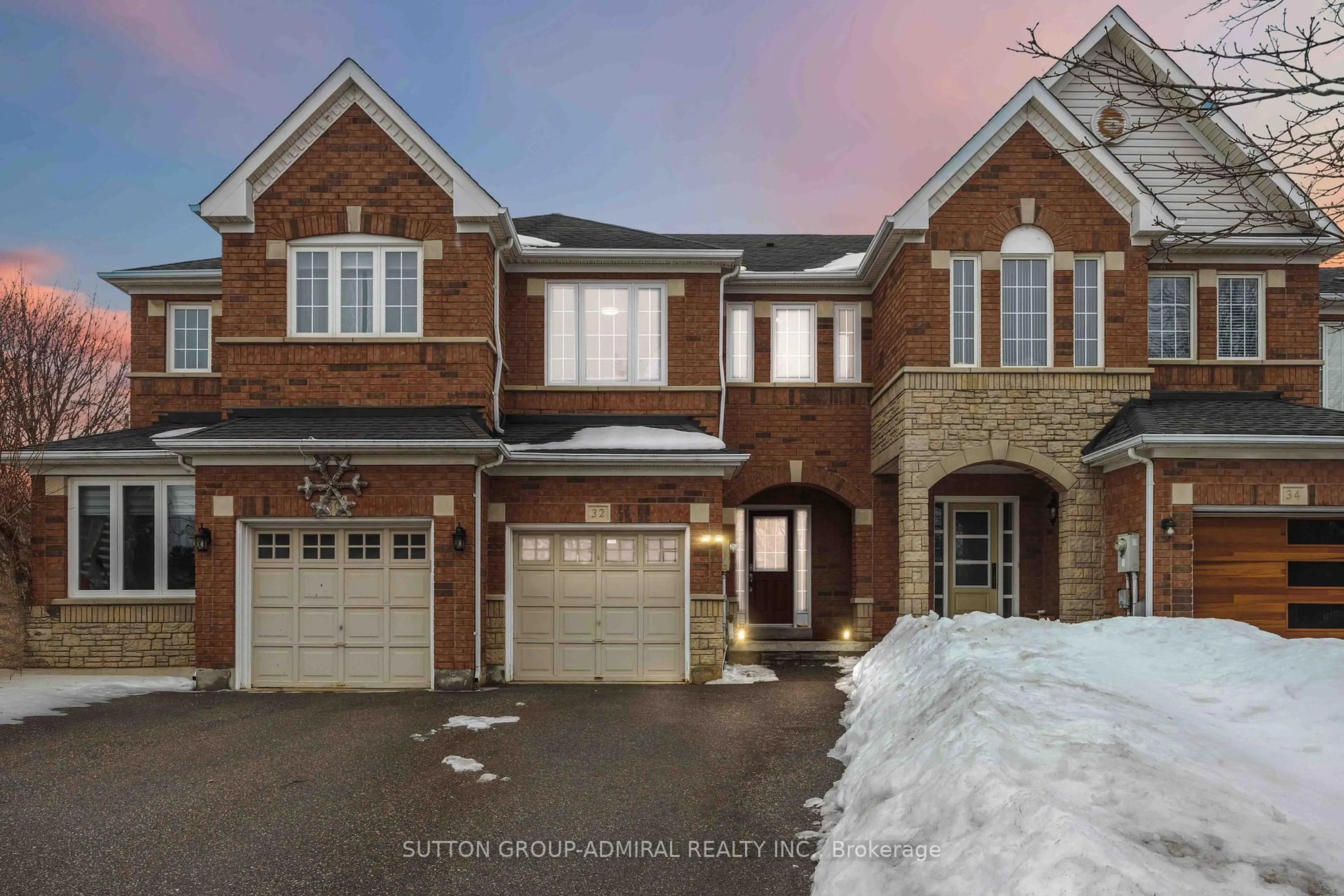 Home with brick exterior material, street for 32 Bellagio Cres, Vaughan Ontario L4K 5J9