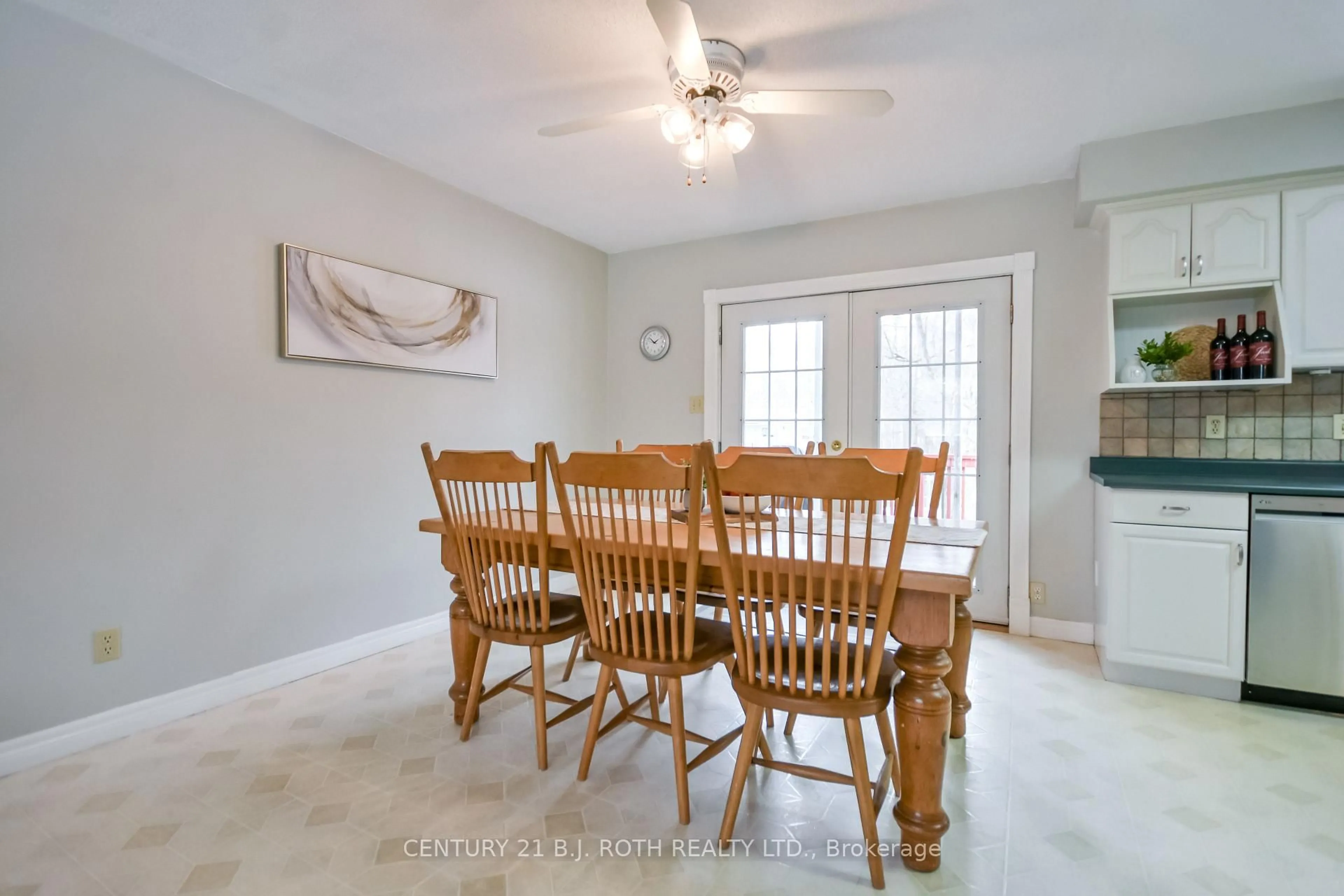 Dining room, unknown for 3861 East St, Innisfil Ontario L9S 2L9
