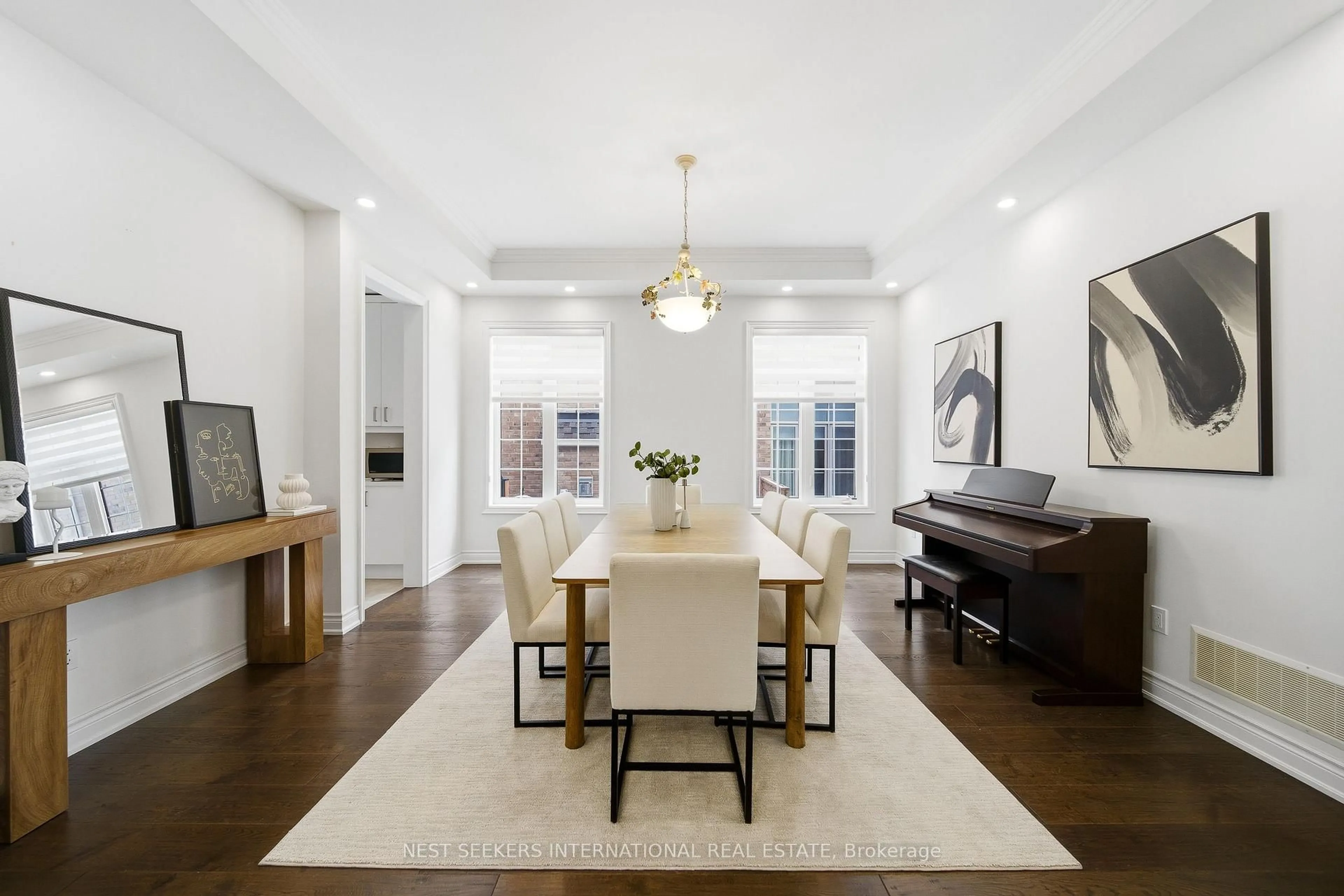 Dining room, unknown for 10 Larkin Ave, King Ontario L7B 0N8