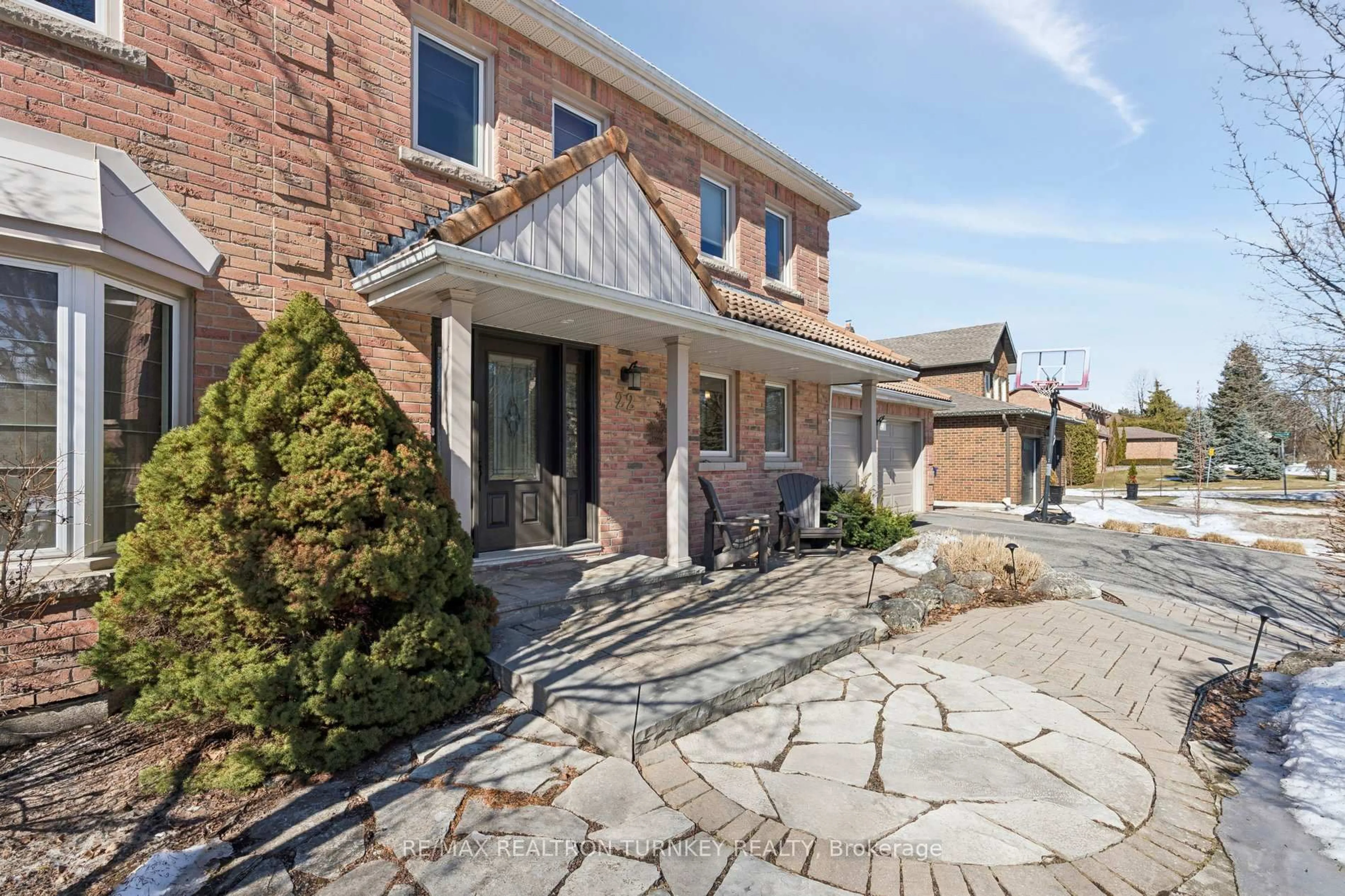 Home with brick exterior material, street for 22 Trillium Dr, Aurora Ontario L4G 5X9