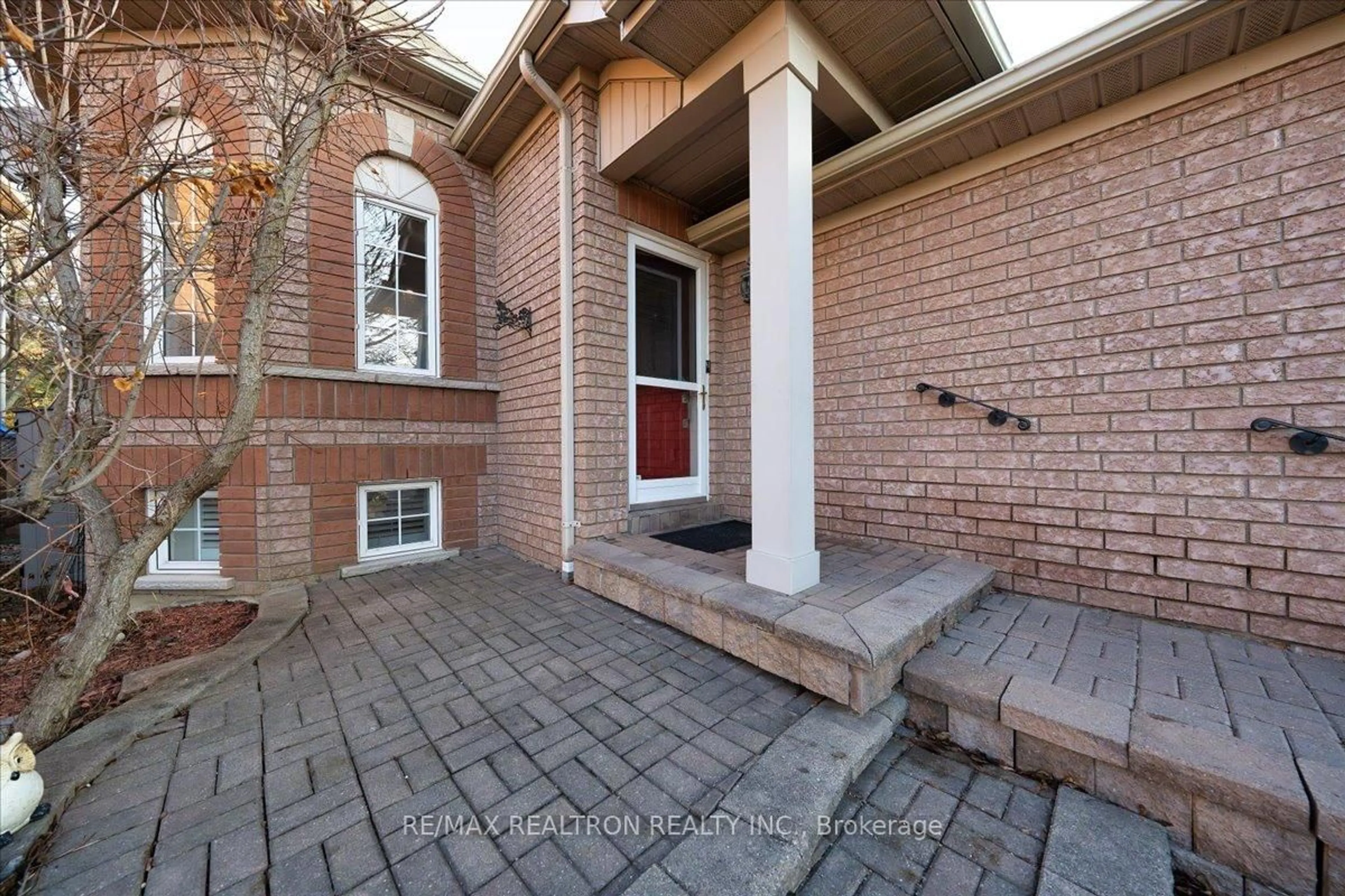 Home with brick exterior material, street for 165 Clearmeadow Blvd, Newmarket Ontario L3X 2E4