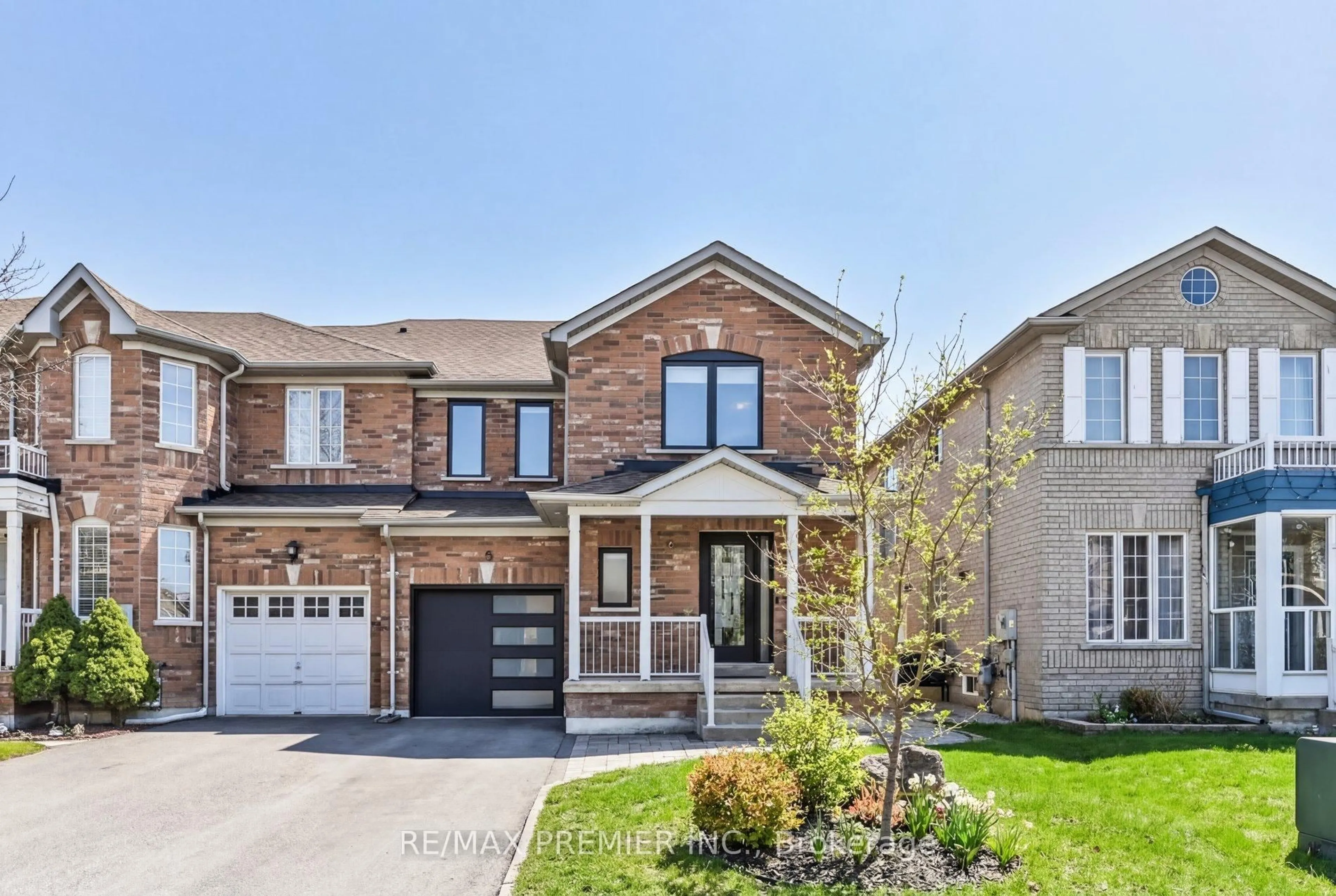 Home with brick exterior material, street for 152 Laurelhurst Cres, Vaughan Ontario L4H 2M7