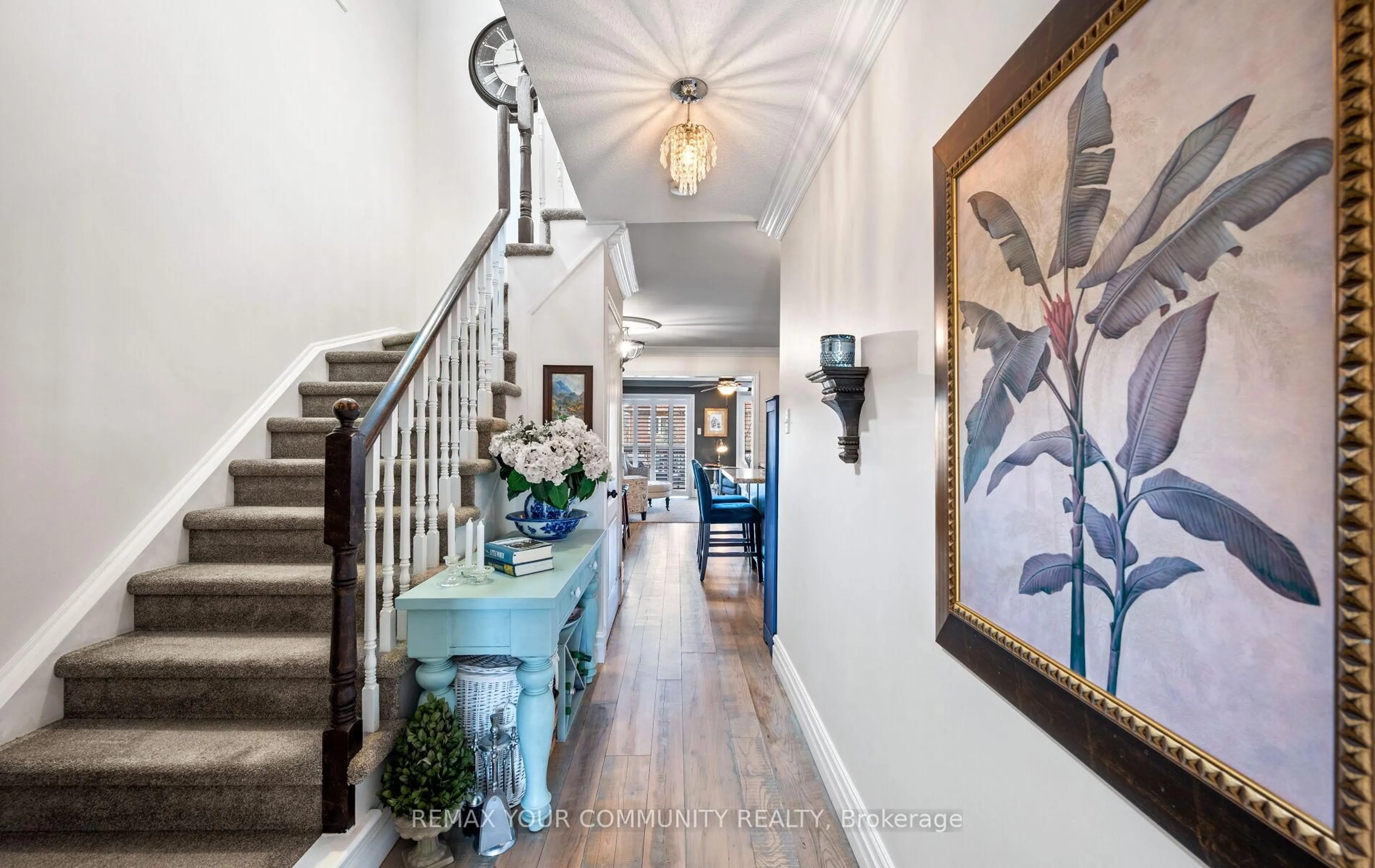 Indoor entryway for 159 Burgess Cres, Newmarket Ontario L3X 2T9