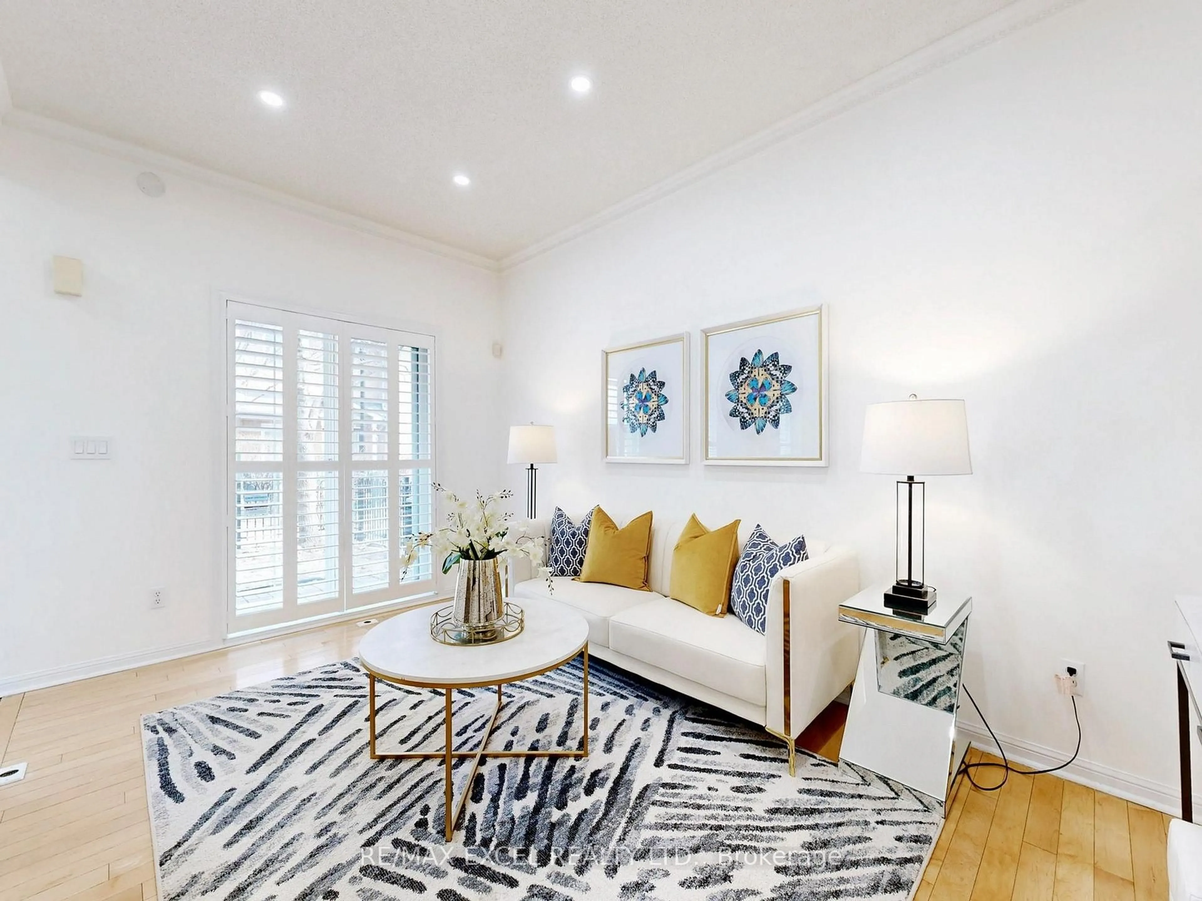 Living room with furniture, unknown for 16 St Moritz Way #6, Markham Ontario L3R 4G2