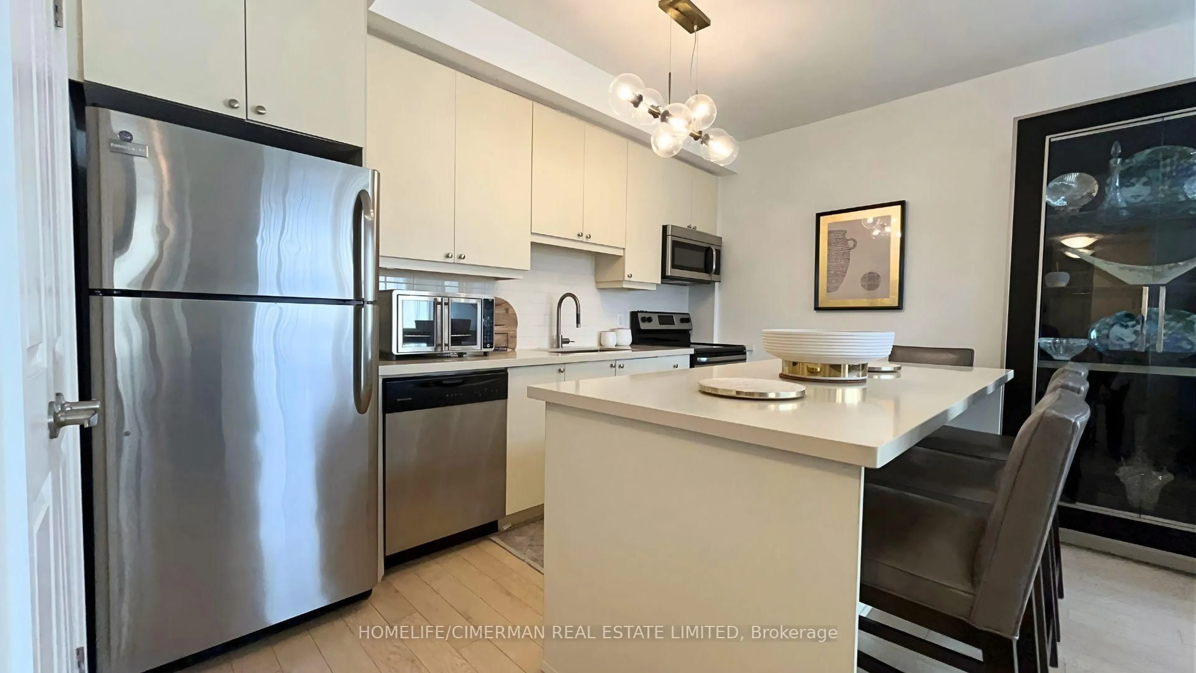 Standard kitchen, ceramic/tile floor for 12 Woodstream Blvd #118, Vaughan Ontario L4L 8C3