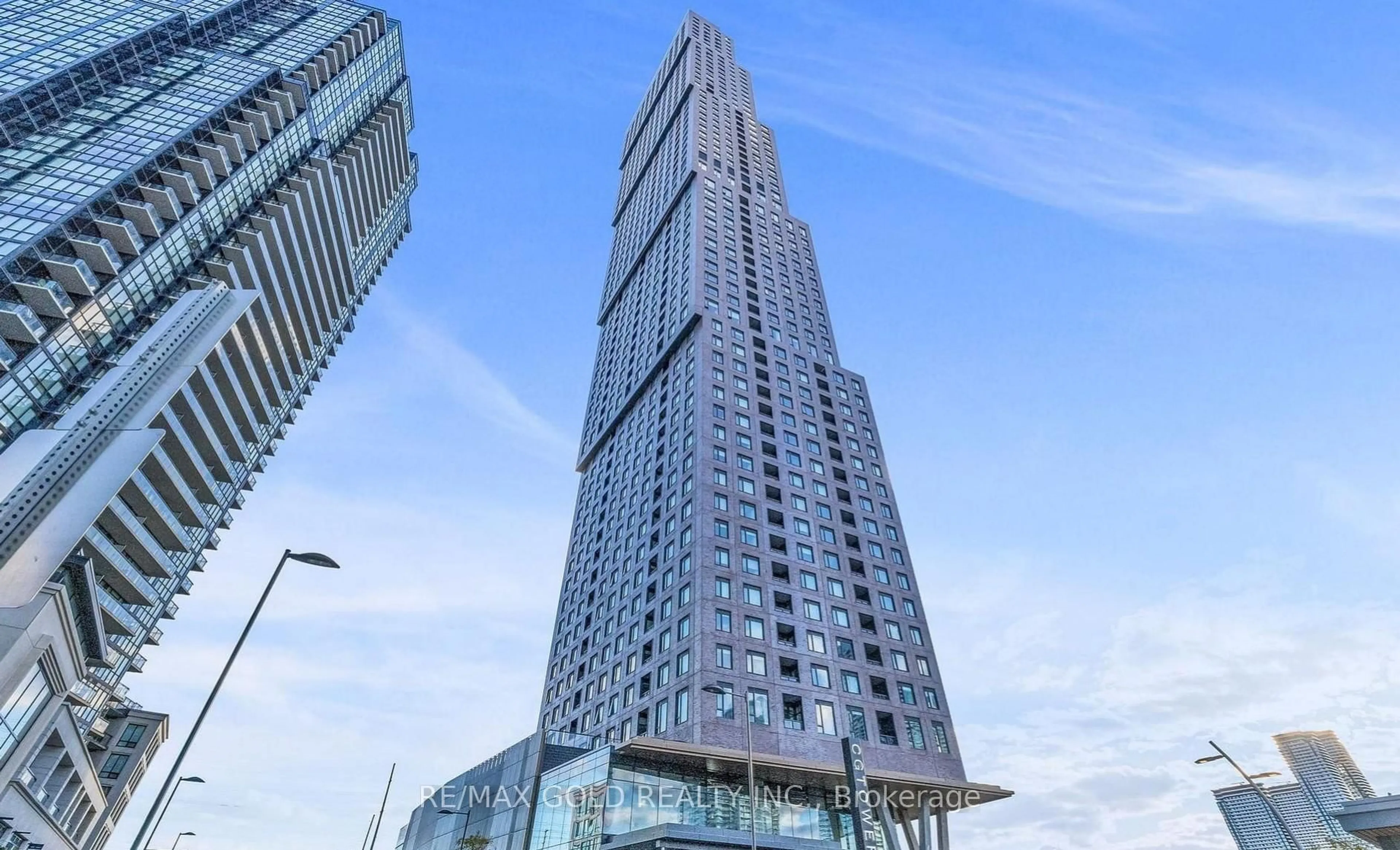 Indoor foyer for 2920 Highway 7 #2701, Vaughan Ontario L4K 0P4