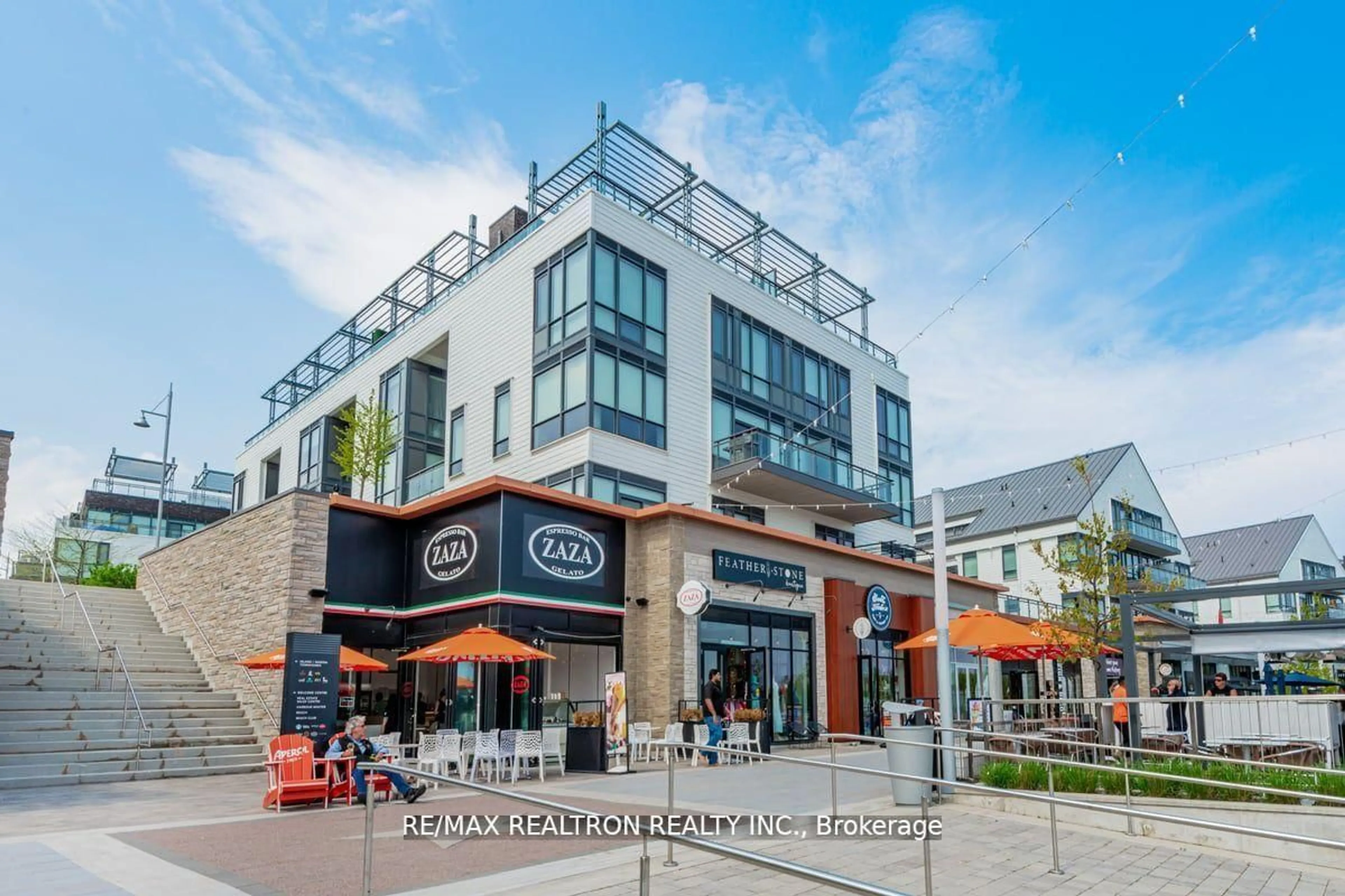 Patio, building for 303 Broward Way #106, Innisfil Ontario L9S 0M1