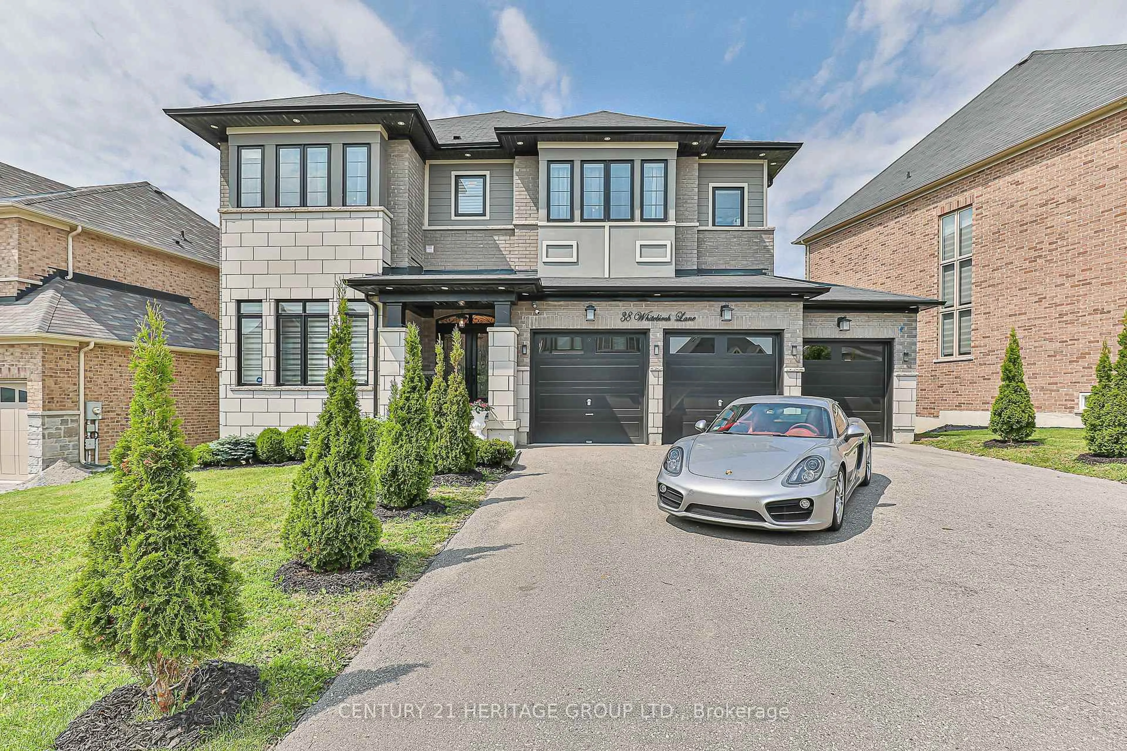Home with brick exterior material, street for 38 Whitebirch Lane, East Gwillimbury Ontario L9N 0P7