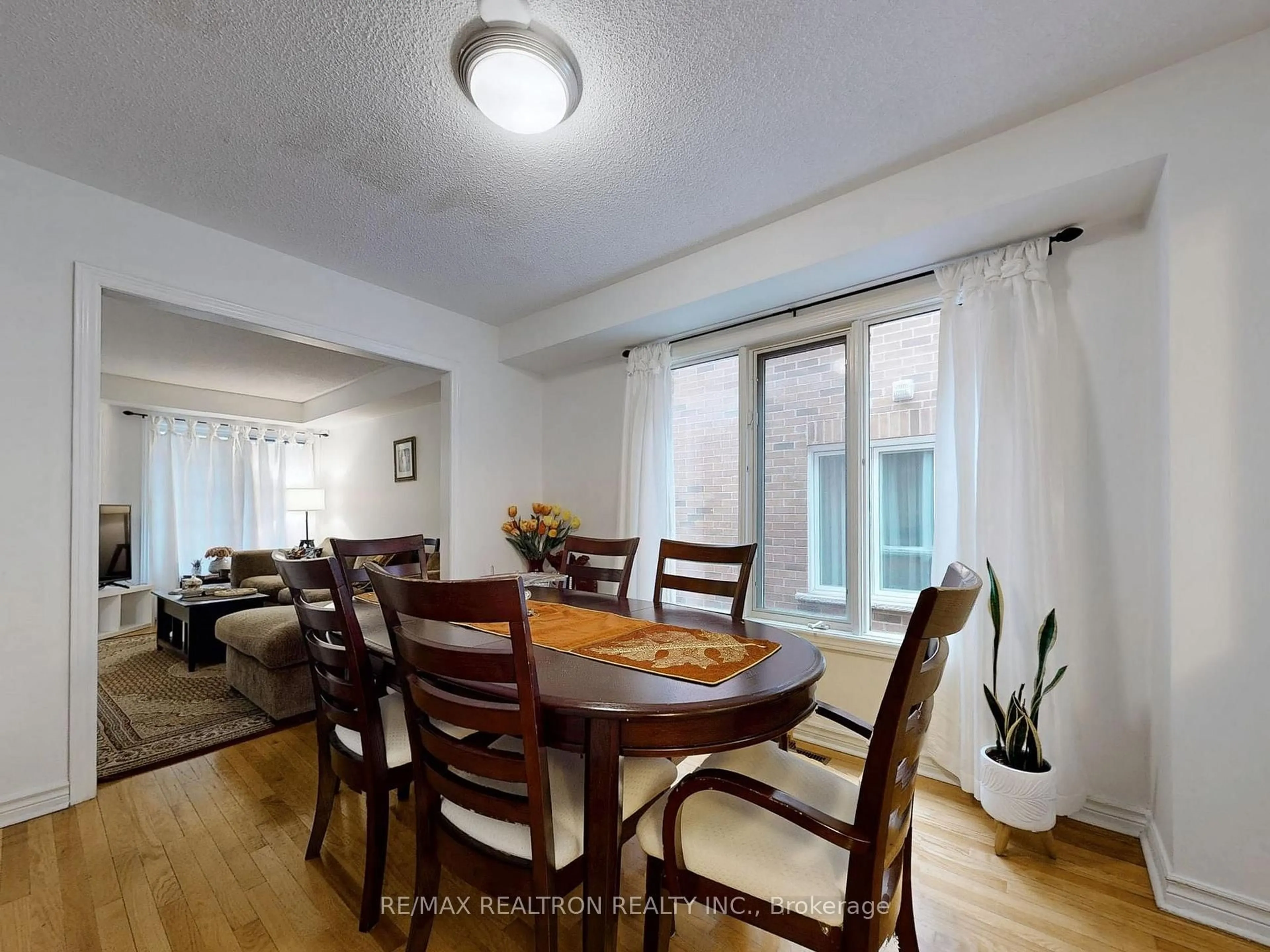 Dining room, wood/laminate floor for 99 Widdifield Ave, Newmarket Ontario L3X 1Z3