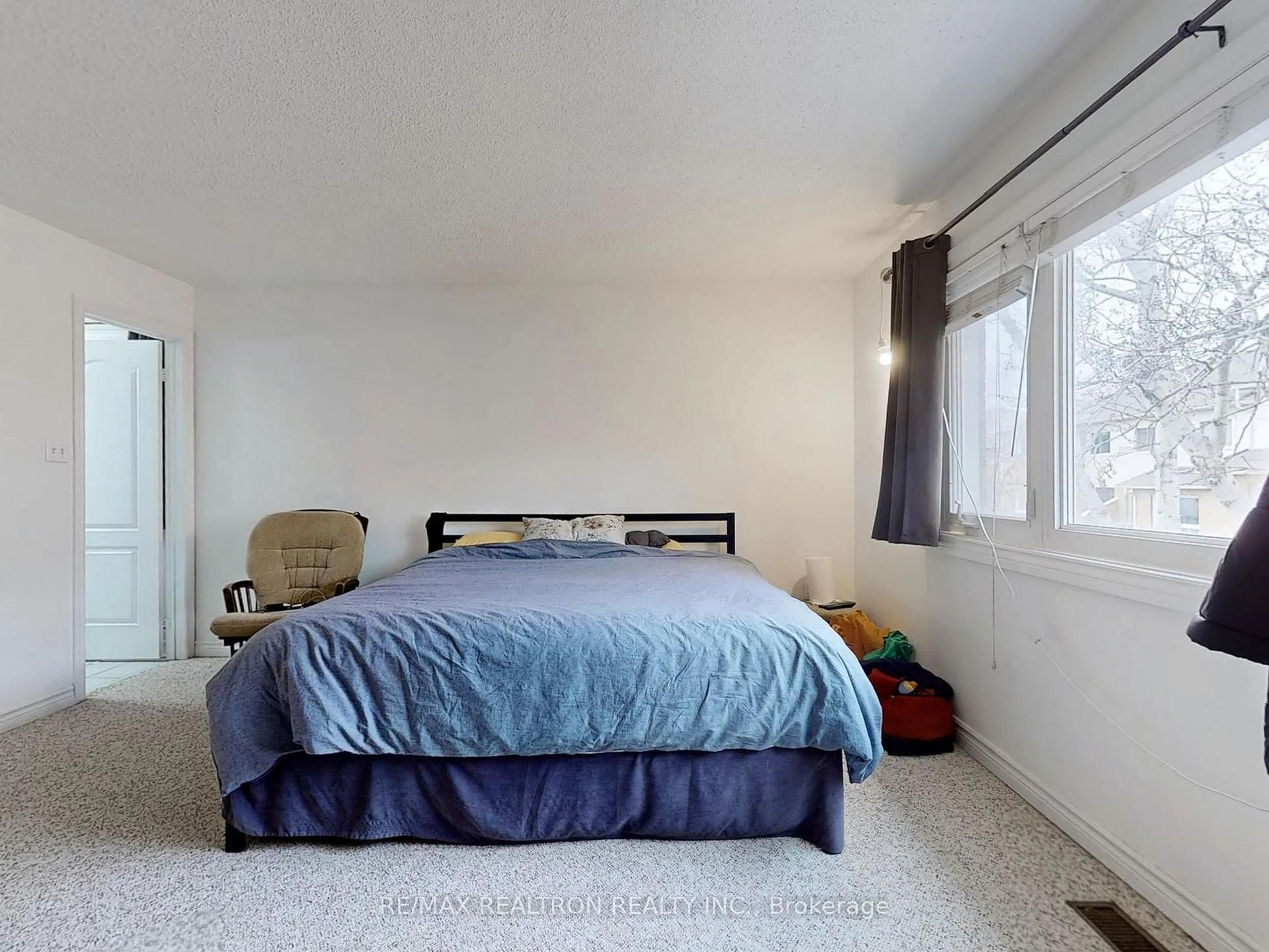 A pic of a room for 99 Widdifield Ave, Newmarket Ontario L3X 1Z3