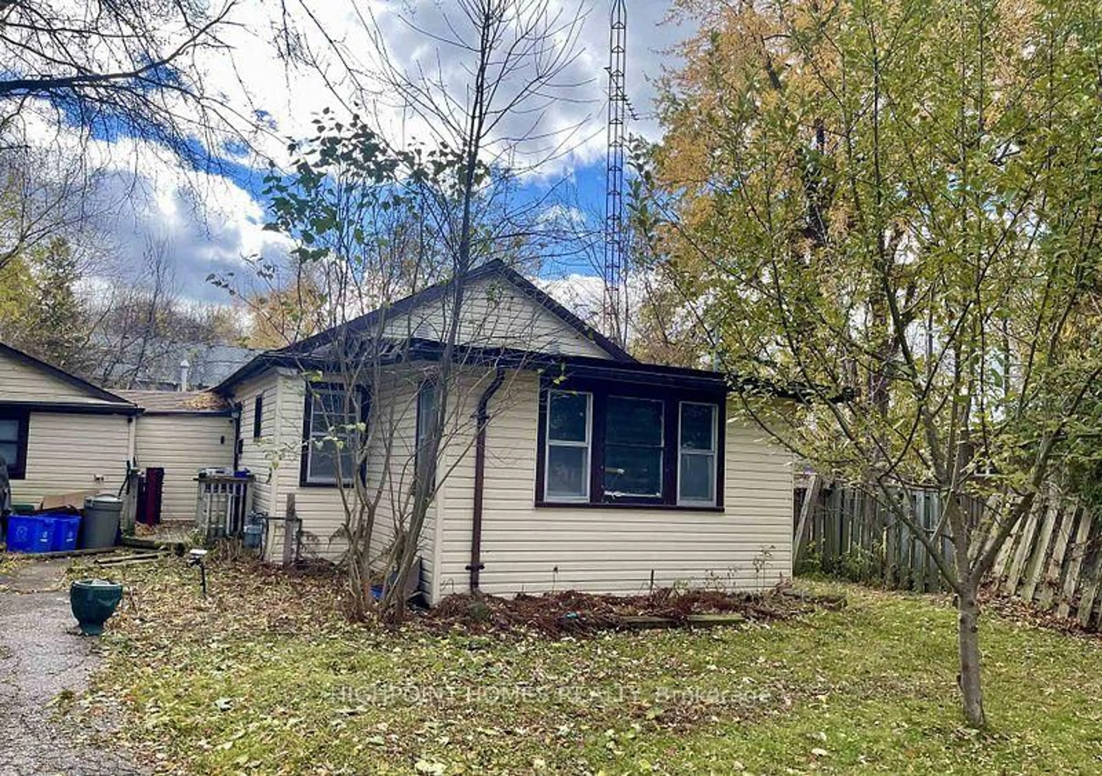 Shed for 257 Cedarholme Ave, Georgina Ontario L4P 2W5