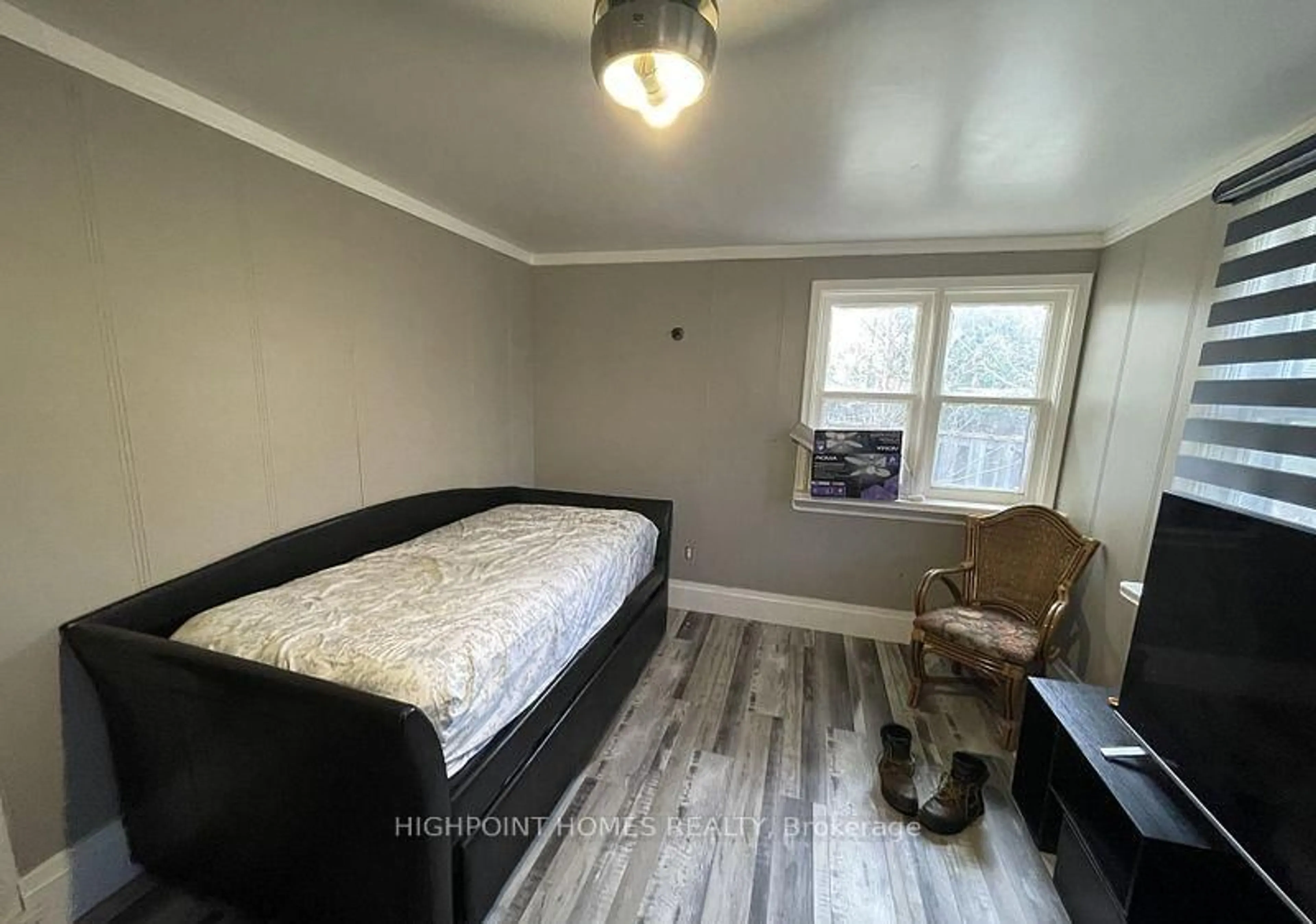 A pic of a room for 257 Cedarholme Ave, Georgina Ontario L4P 2W5