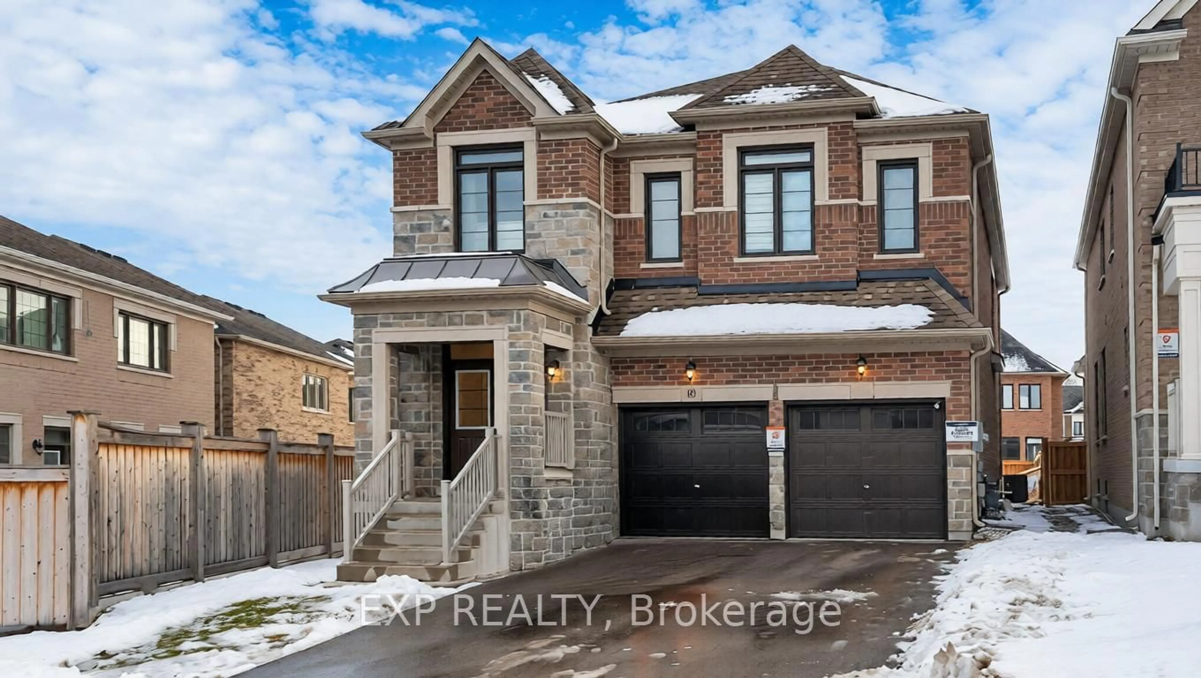 Home with brick exterior material, street for 19 Meadow Vista Cres, East Gwillimbury Ontario L9N 0T4