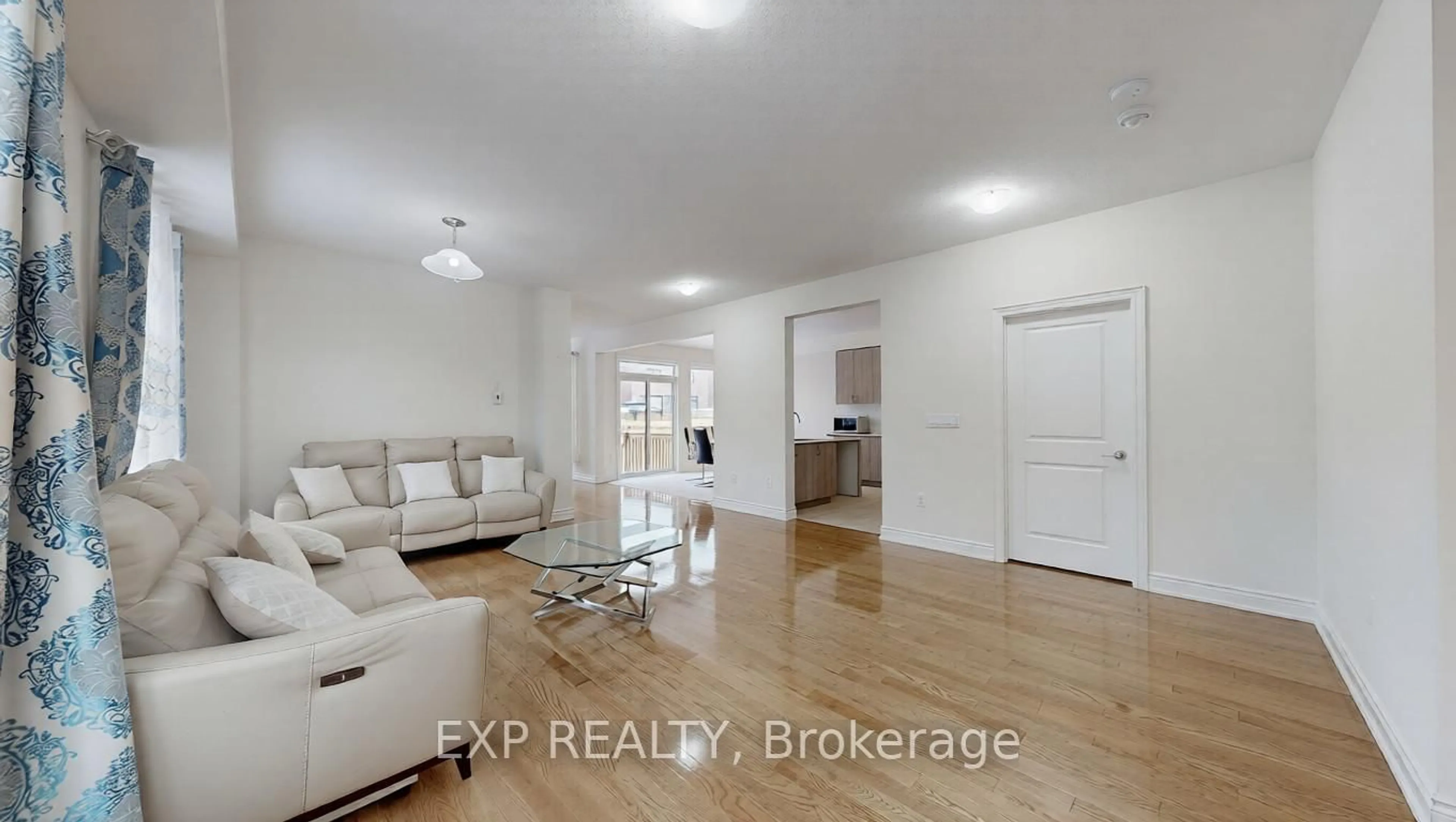 A pic of a room for 19 Meadow Vista Cres, East Gwillimbury Ontario L9N 0T4