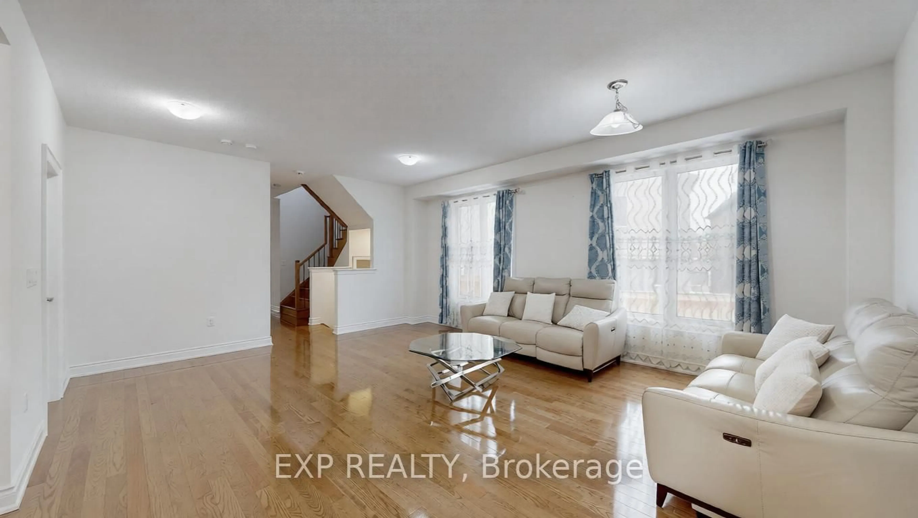 A pic of a room for 19 Meadow Vista Cres, East Gwillimbury Ontario L9N 0T4