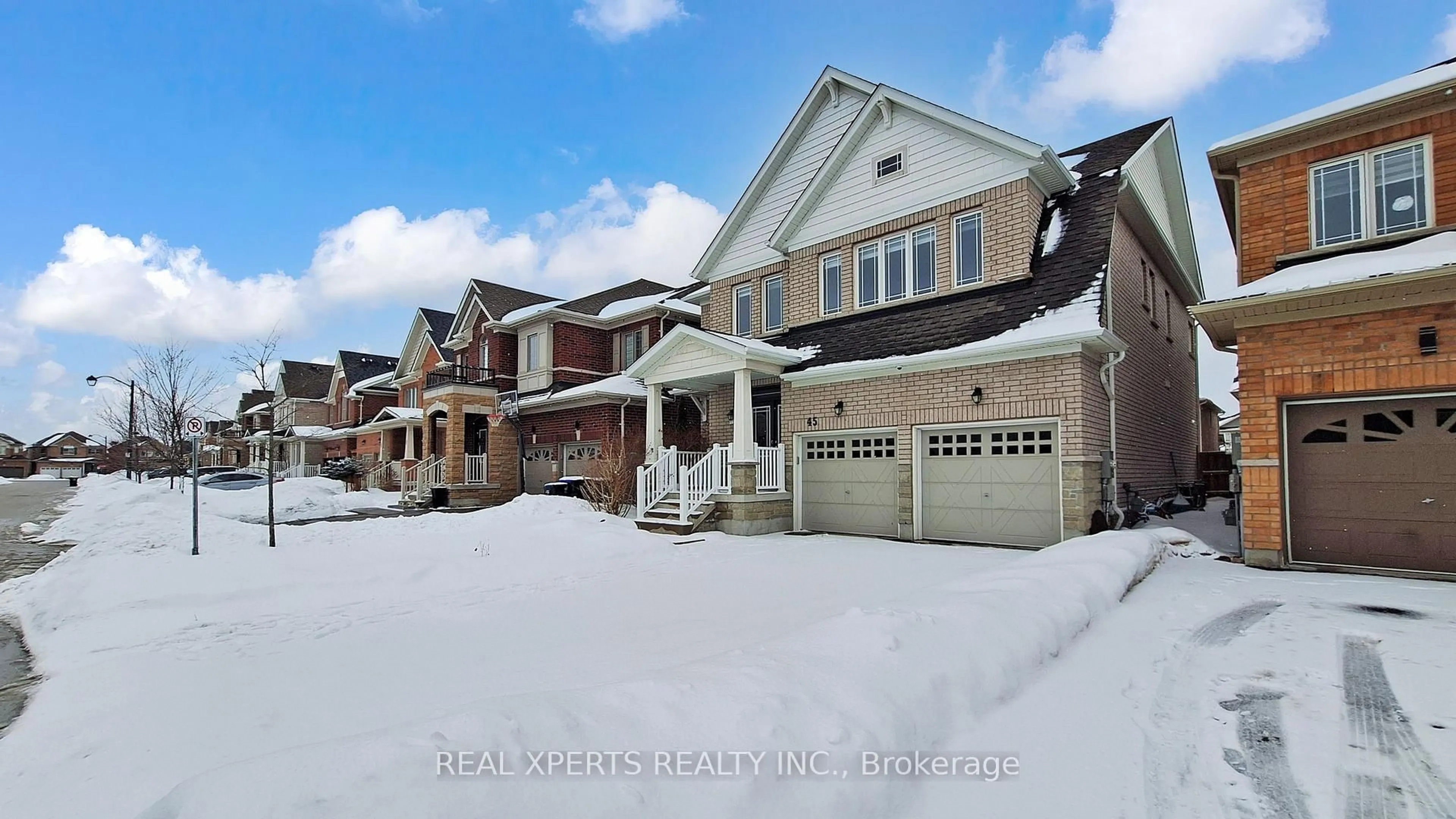 Home with brick exterior material, street for 45 Romanelli Cres, Bradford West Gwillimbury Ontario L3Z 0X7