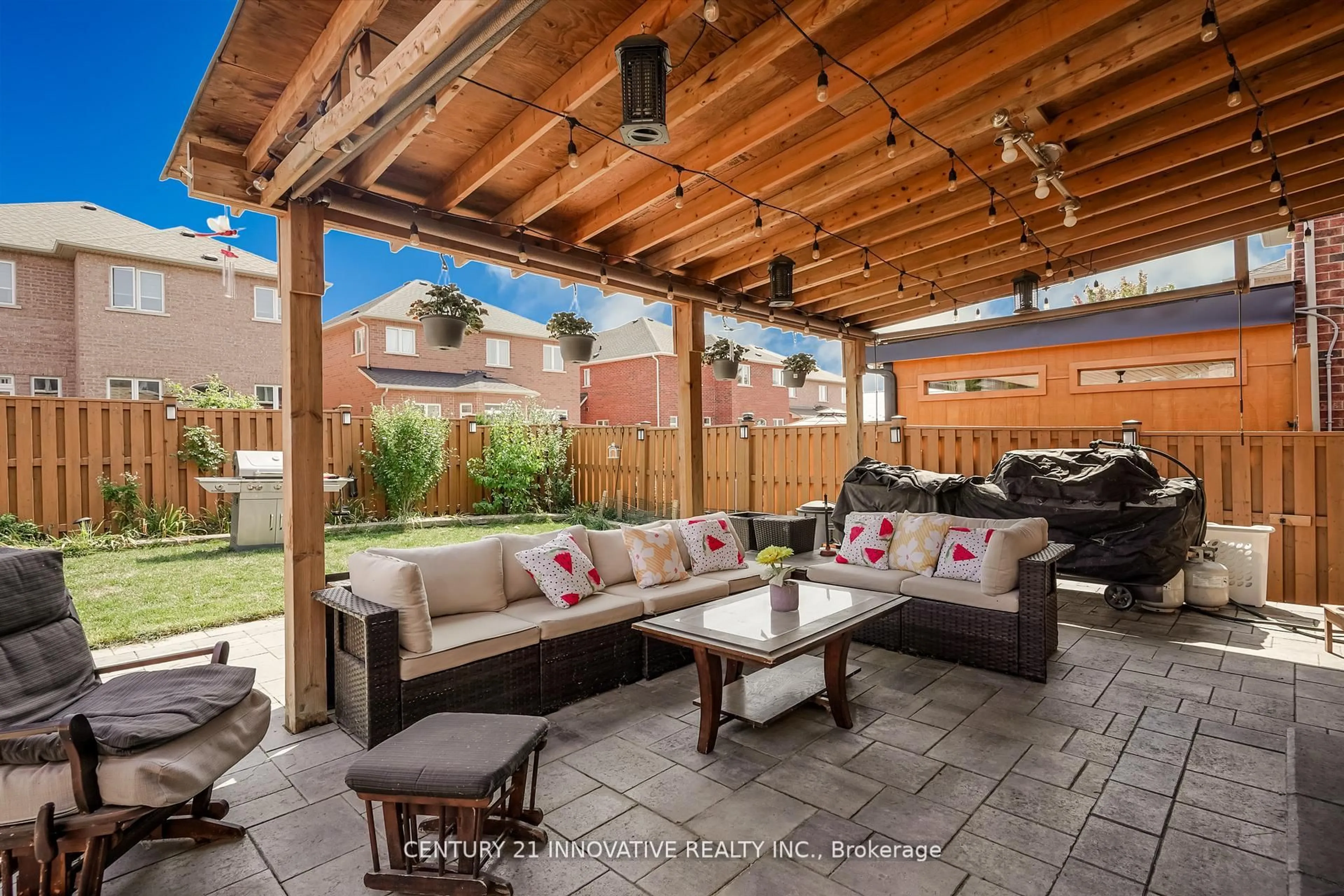 Patio, street for 19 Nutmeg St, Markham Ontario L6B 0B7