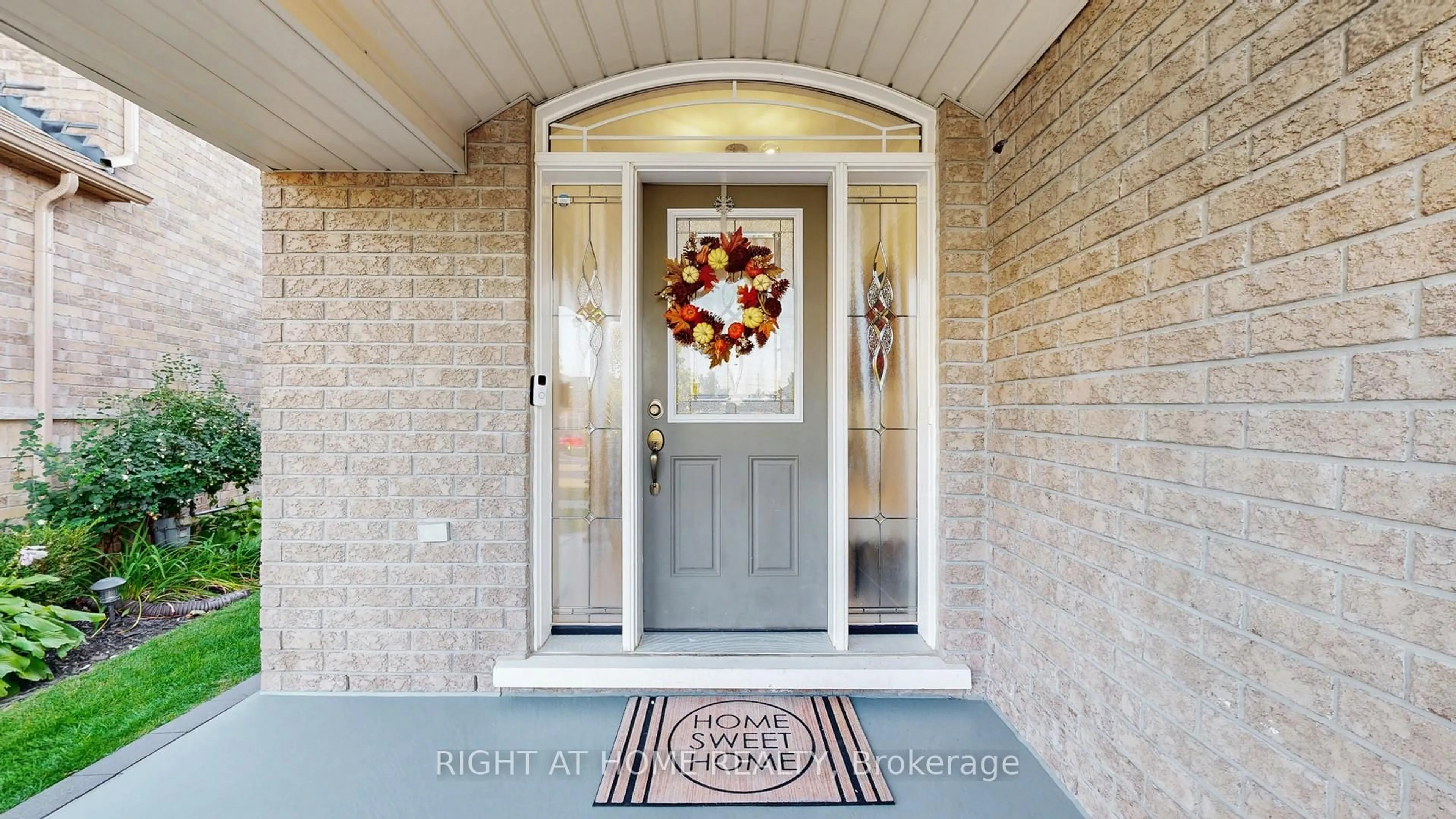 Indoor entryway for 110 Thatcher Cres, East Gwillimbury Ontario L9N 0B9