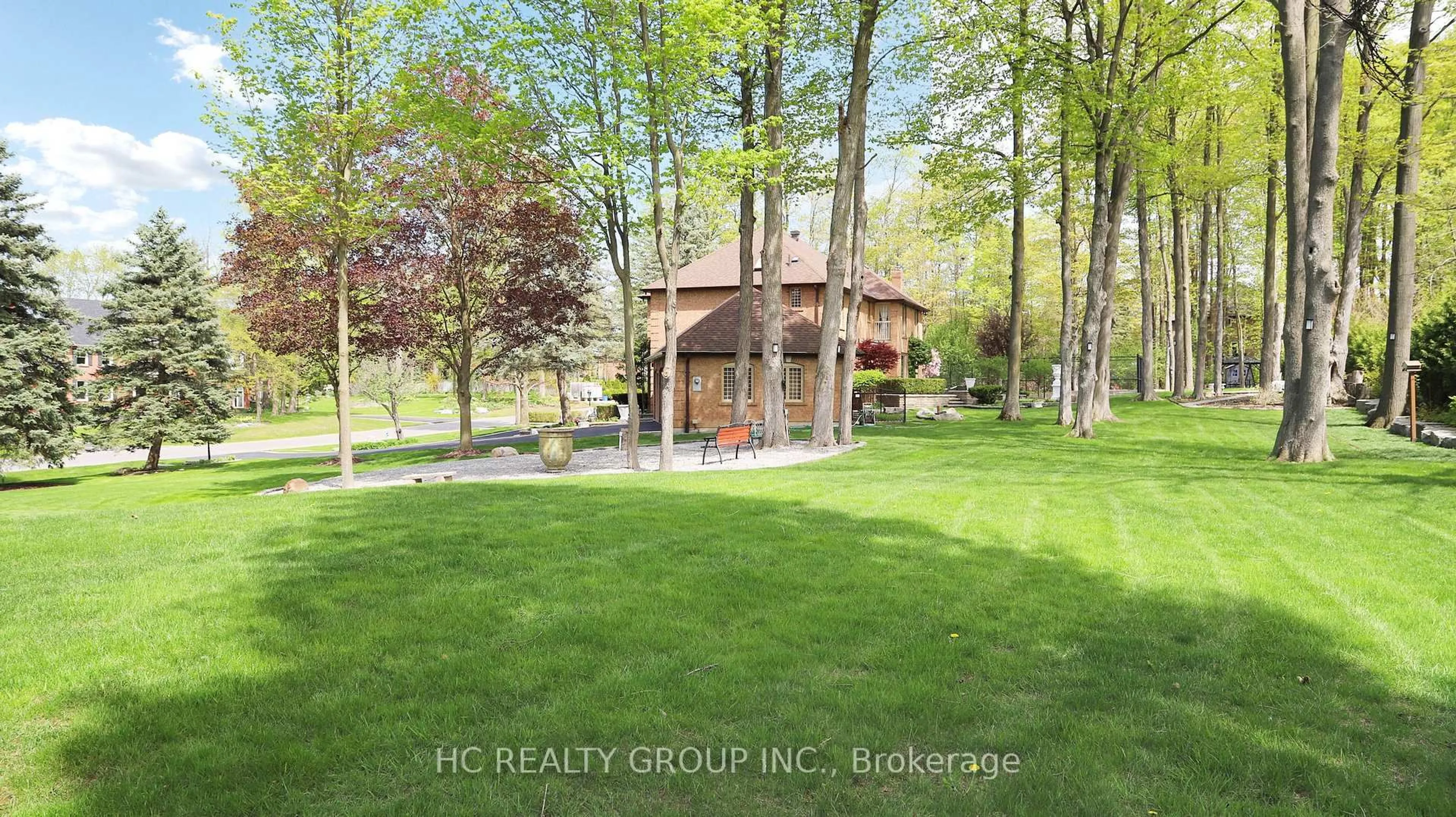 A pic from outside/outdoor area/front of a property/back of a property/a pic from drone, water/lake/river/ocean view for 2 Glenridge Dr, Markham Ontario L6C 1A1