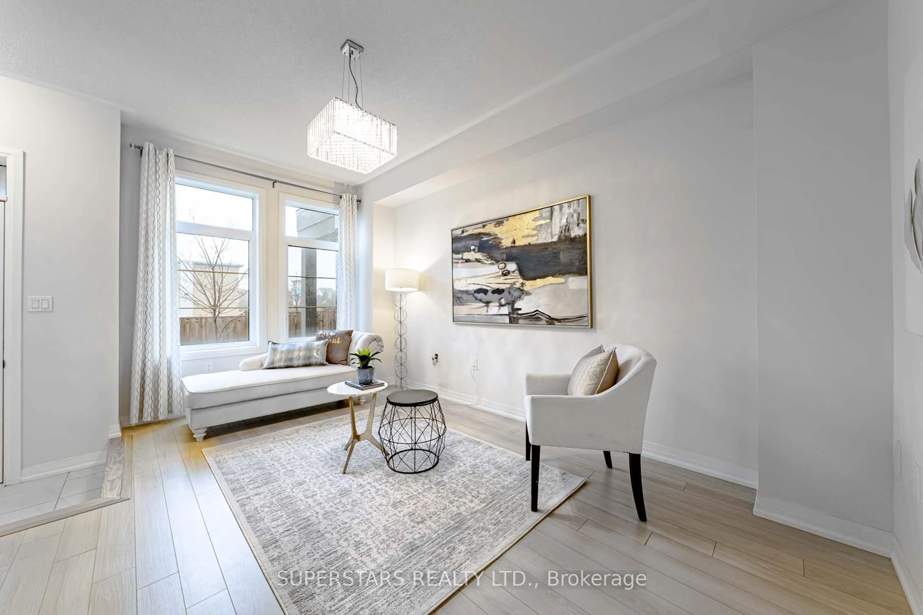 Living room with furniture, unknown for 40 Stoeber Lane, Markham Ontario L6B 1R2