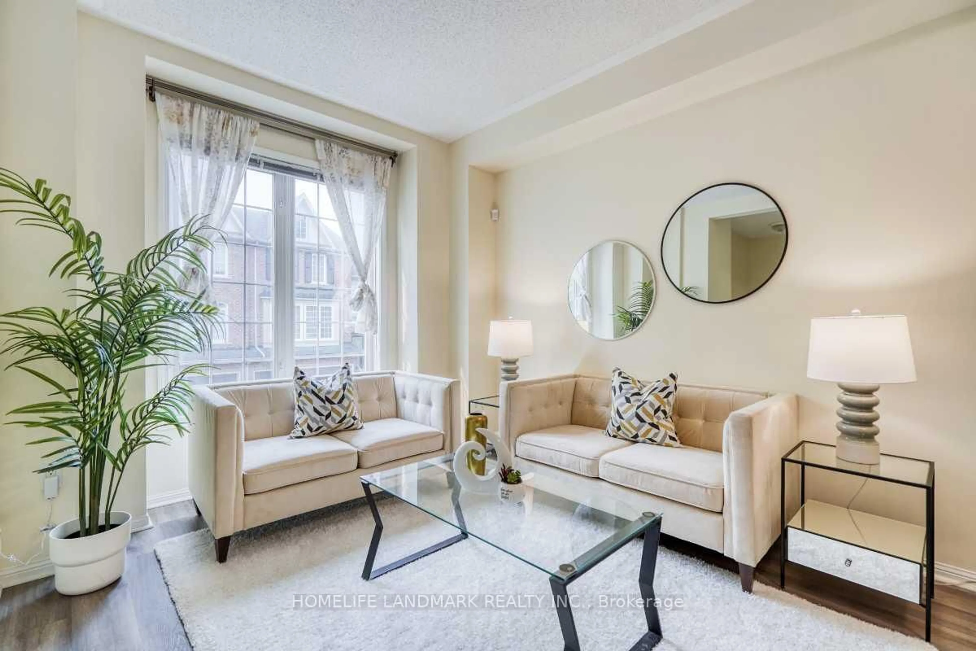 Living room with furniture, unknown for 100 Elgin Mills Rd #51, Richmond Hill Ontario L4C 0R8