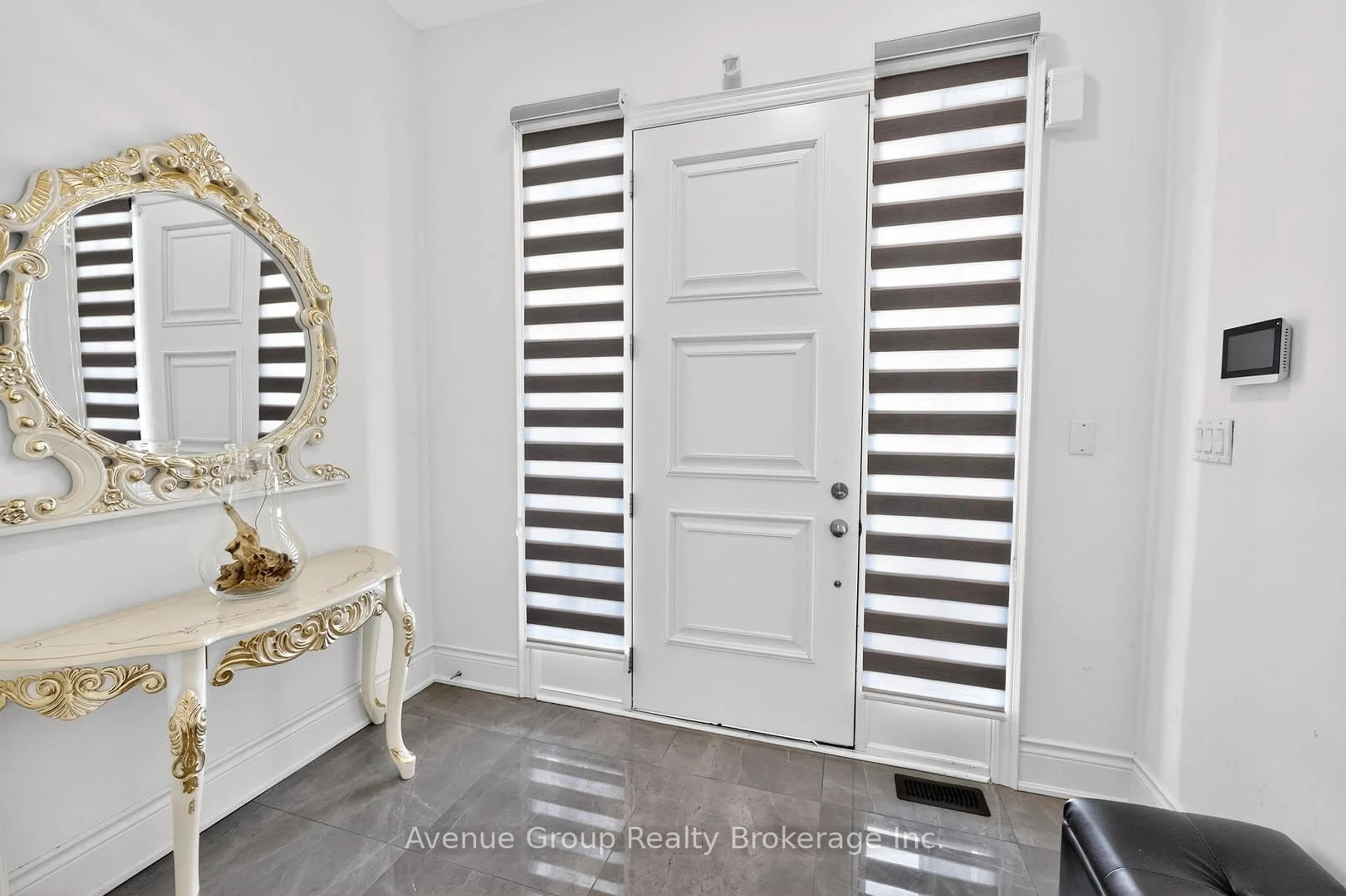 Indoor entryway for 200 Farrell Rd, Vaughan Ontario L6A 4W6