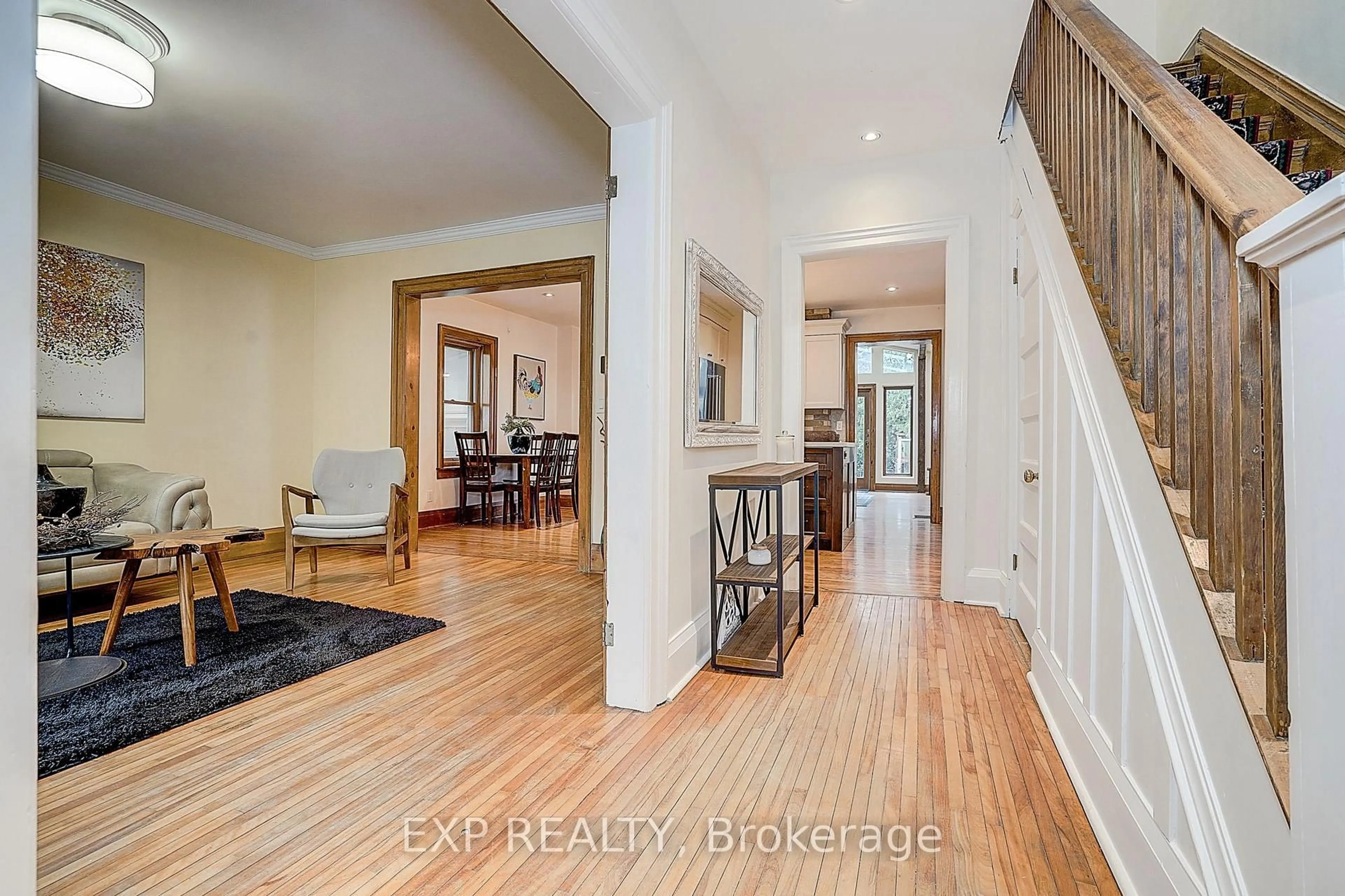 Indoor entryway for 83 Spruce St, Aurora Ontario L4G 1S2