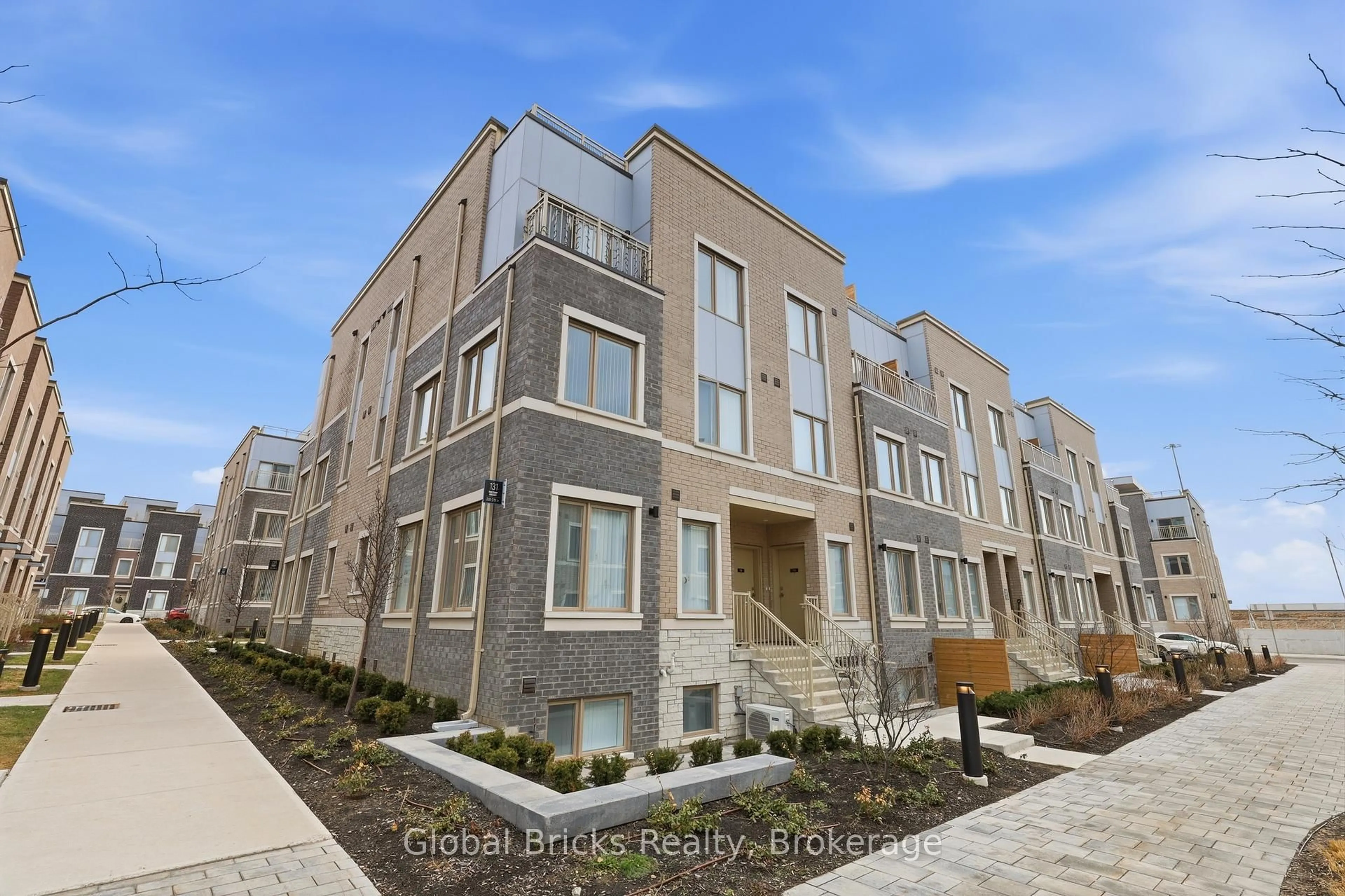 Unknown for 131 Honeycrisp Cres #TH #210, Vaughan Ontario L4K 0N7