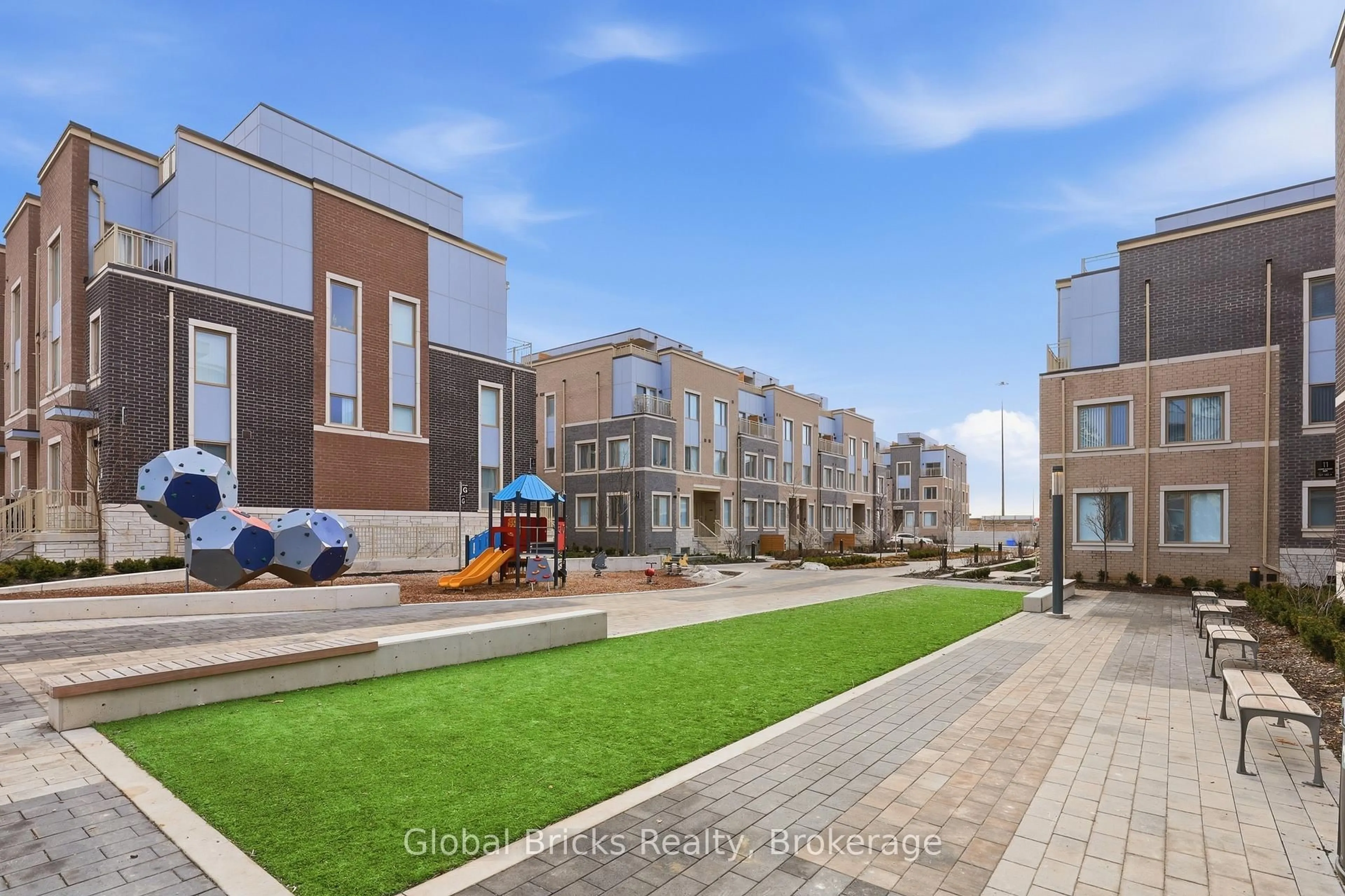 A pic from outside/outdoor area/front of a property/back of a property/a pic from drone, street for 131 Honeycrisp Cres #TH #210, Vaughan Ontario L4K 0N7