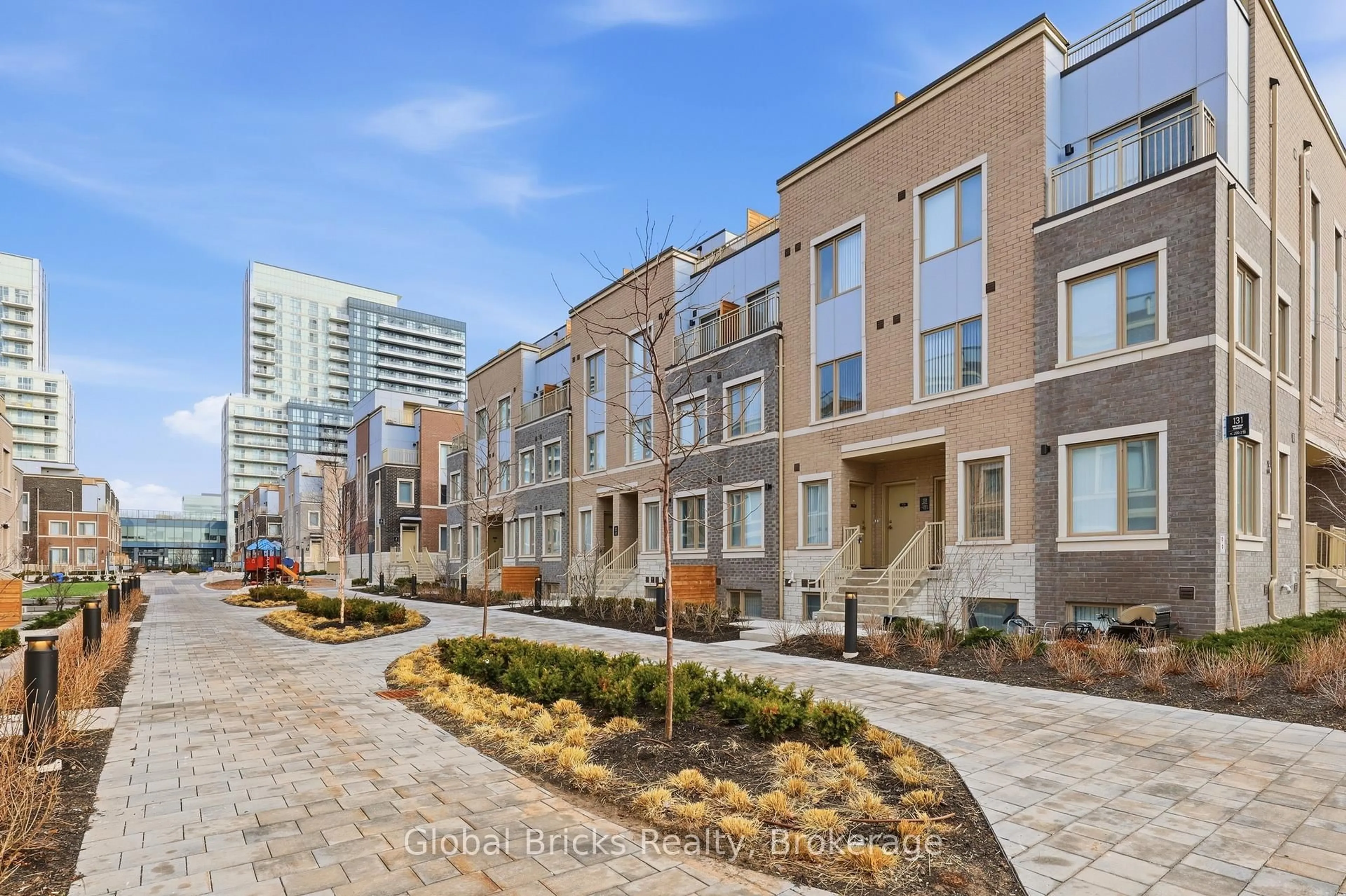 Unknown for 131 Honeycrisp Cres #TH #210, Vaughan Ontario L4K 0N7