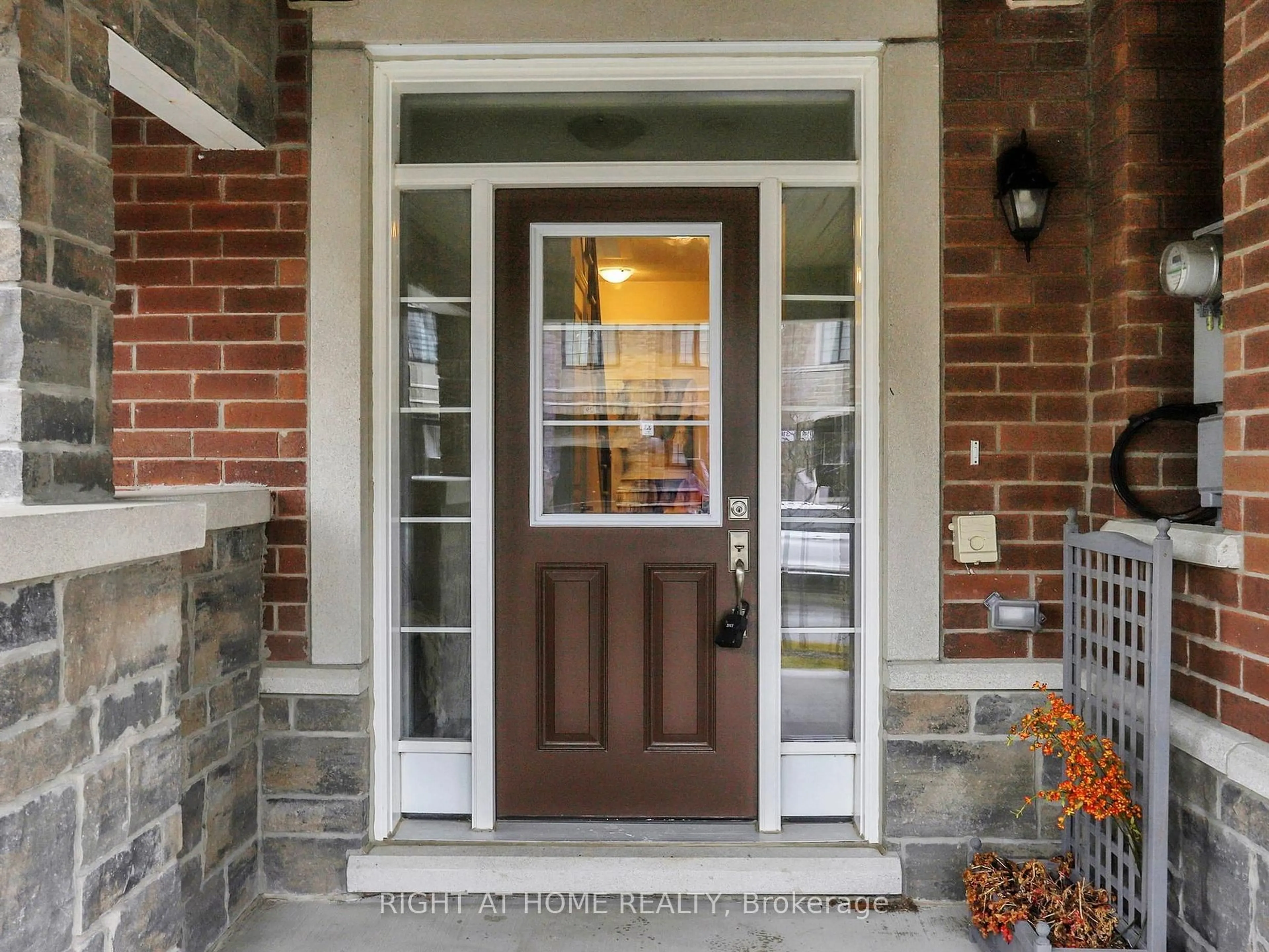 Indoor entryway for 30 Paisley Dr, Bradford West Gwillimbury Ontario L3Y 0A3