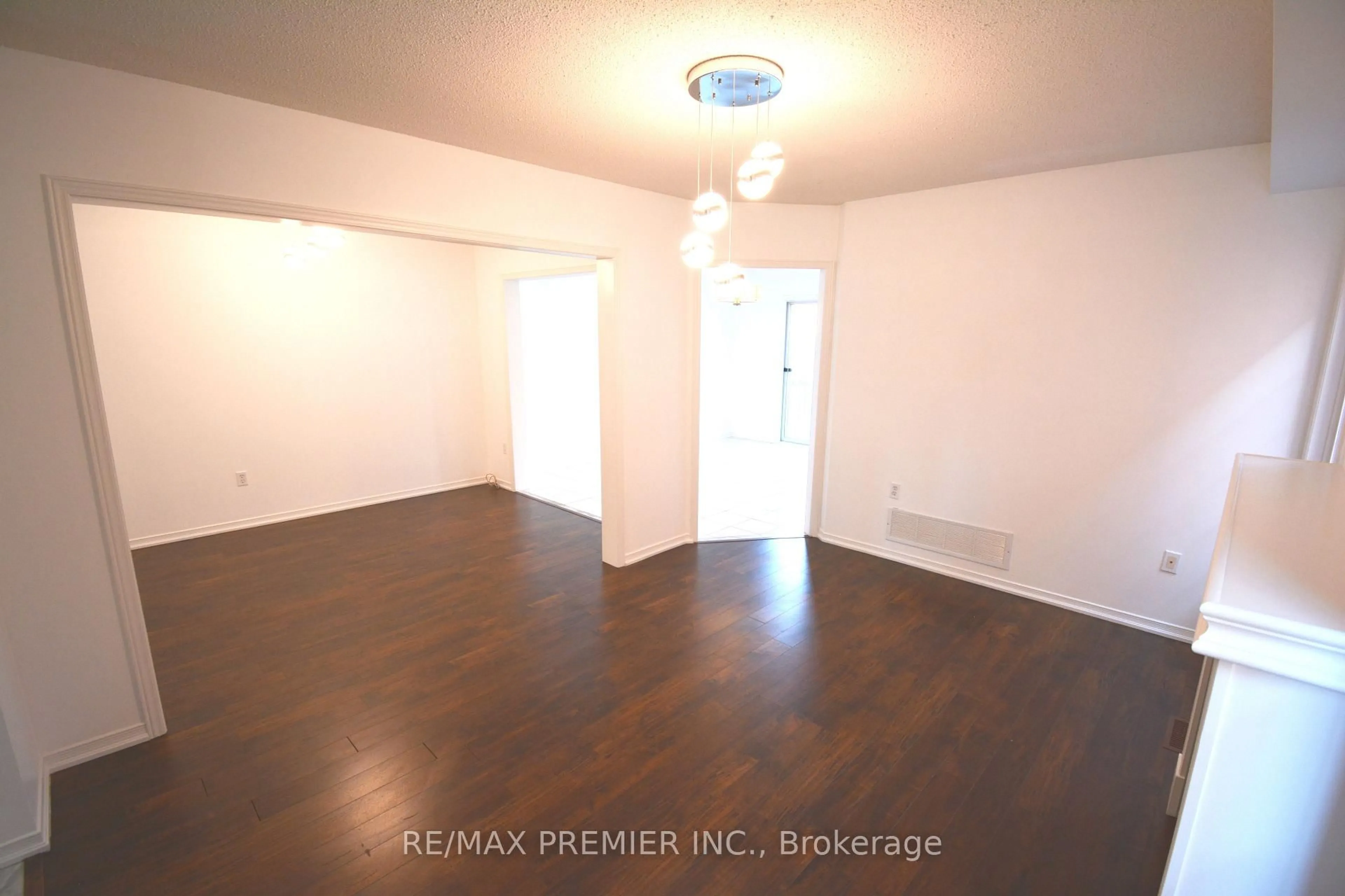 A pic of a room for 126 Pinedale Gate, Vaughan Ontario L4L 8X3